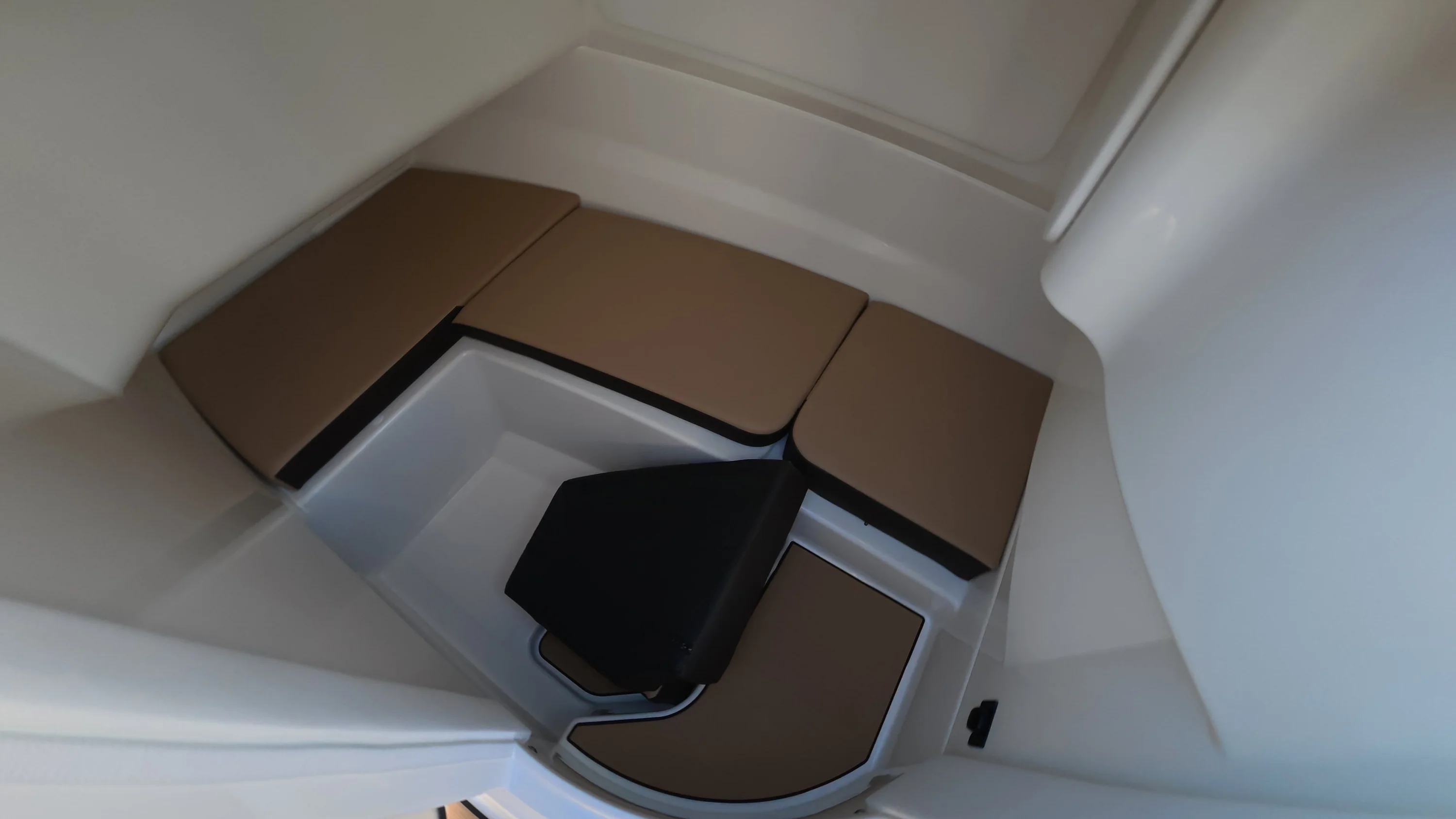 2026 Sea Ray SDX 230 Outboard Image Thumbnail #17