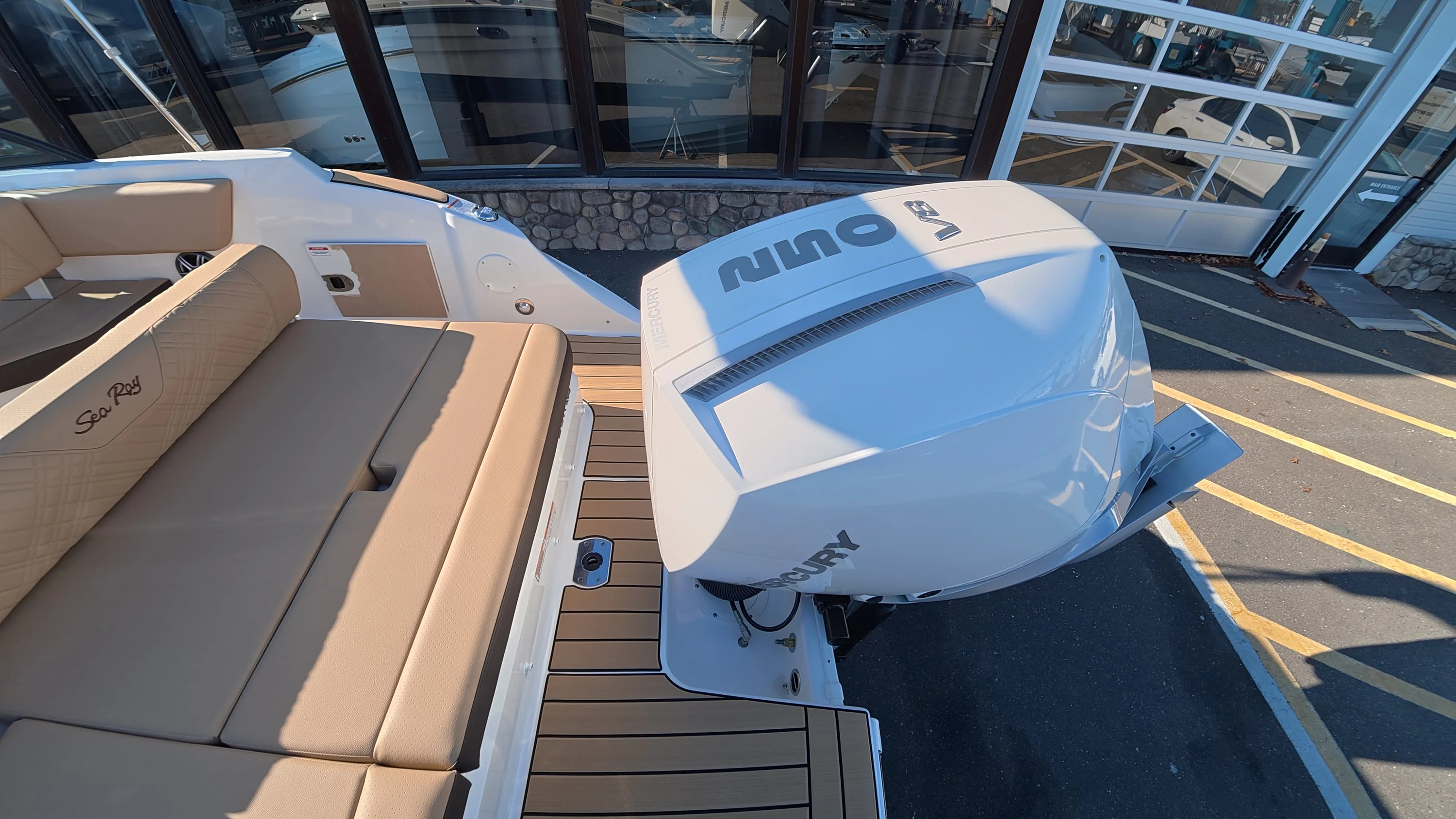 2026 Sea Ray SDX 230 Outboard Image Thumbnail #6