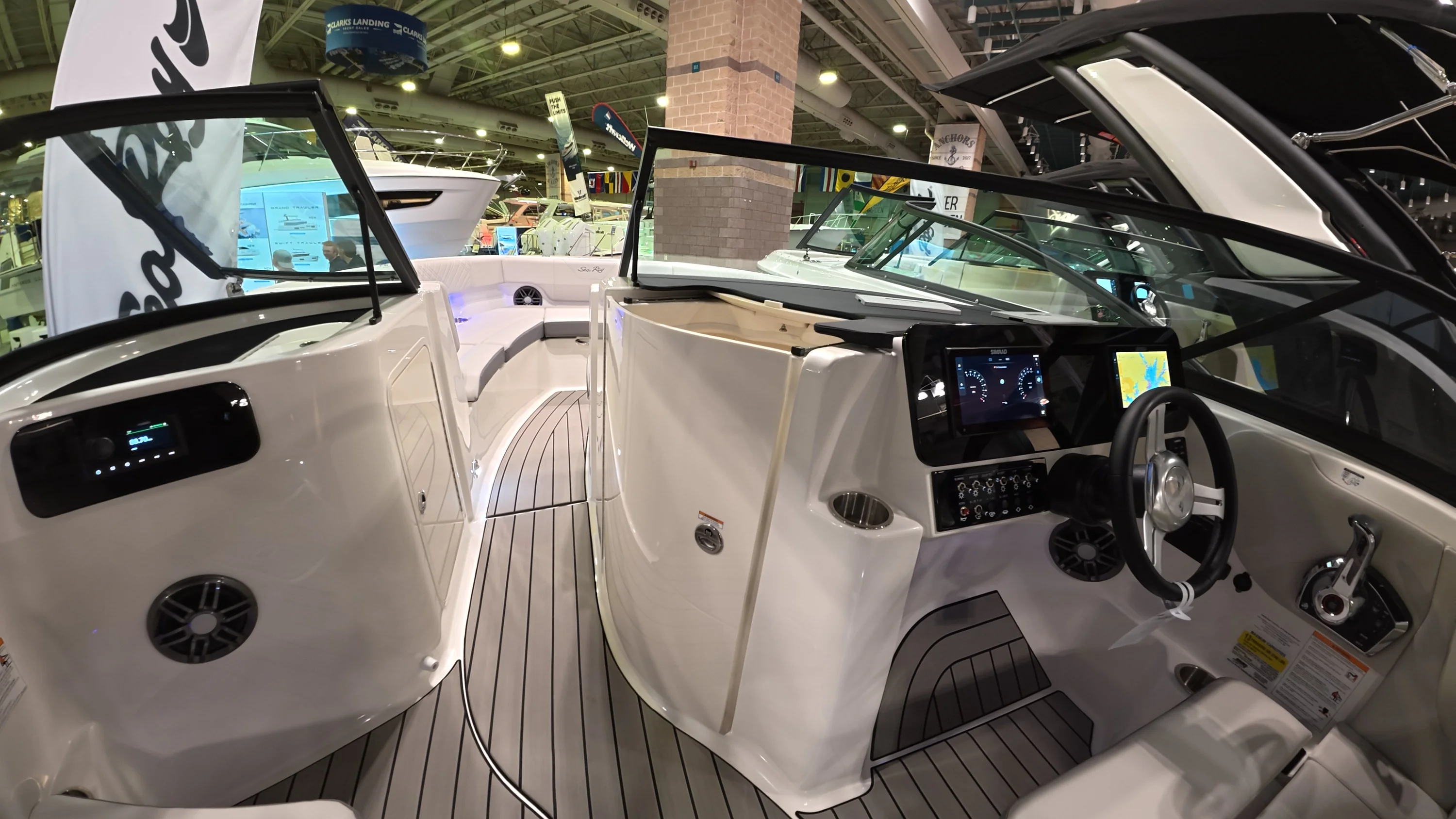 2026 Sea Ray SDX 230 Outboard Image Thumbnail #20