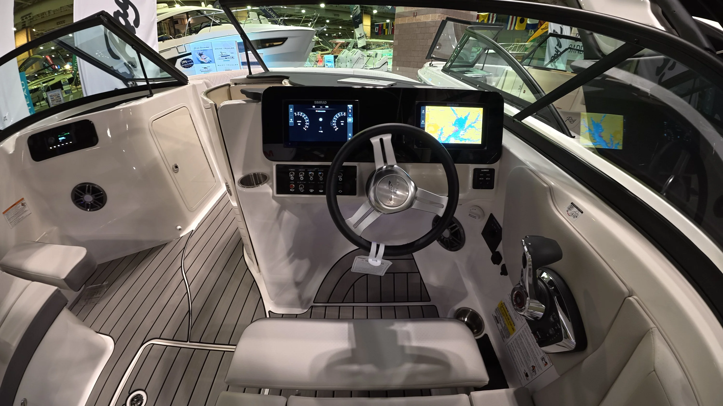 2026 Sea Ray SDX 230 Outboard Image Thumbnail #17