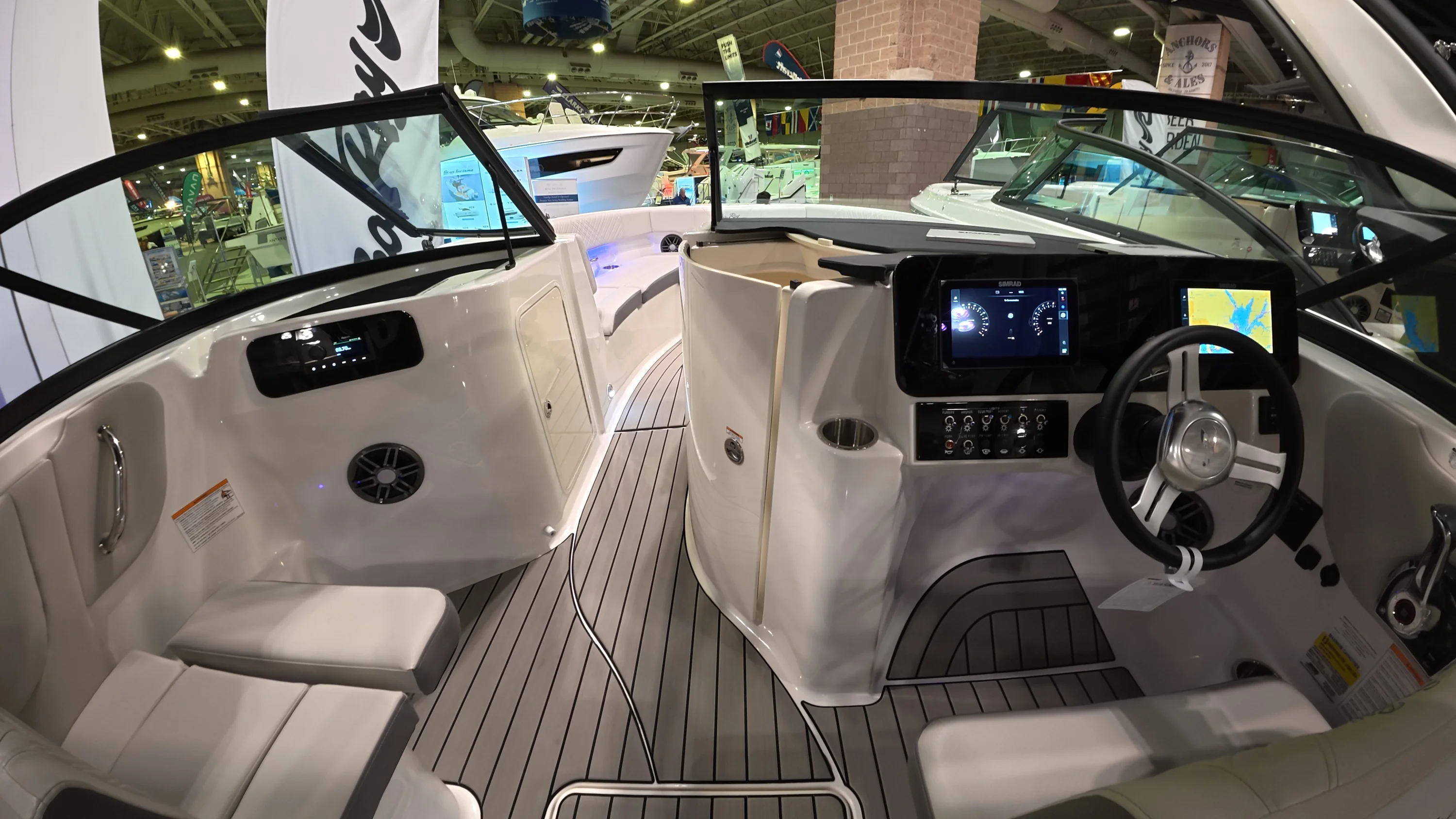 2026 Sea Ray SDX 230 Outboard Image Thumbnail #15