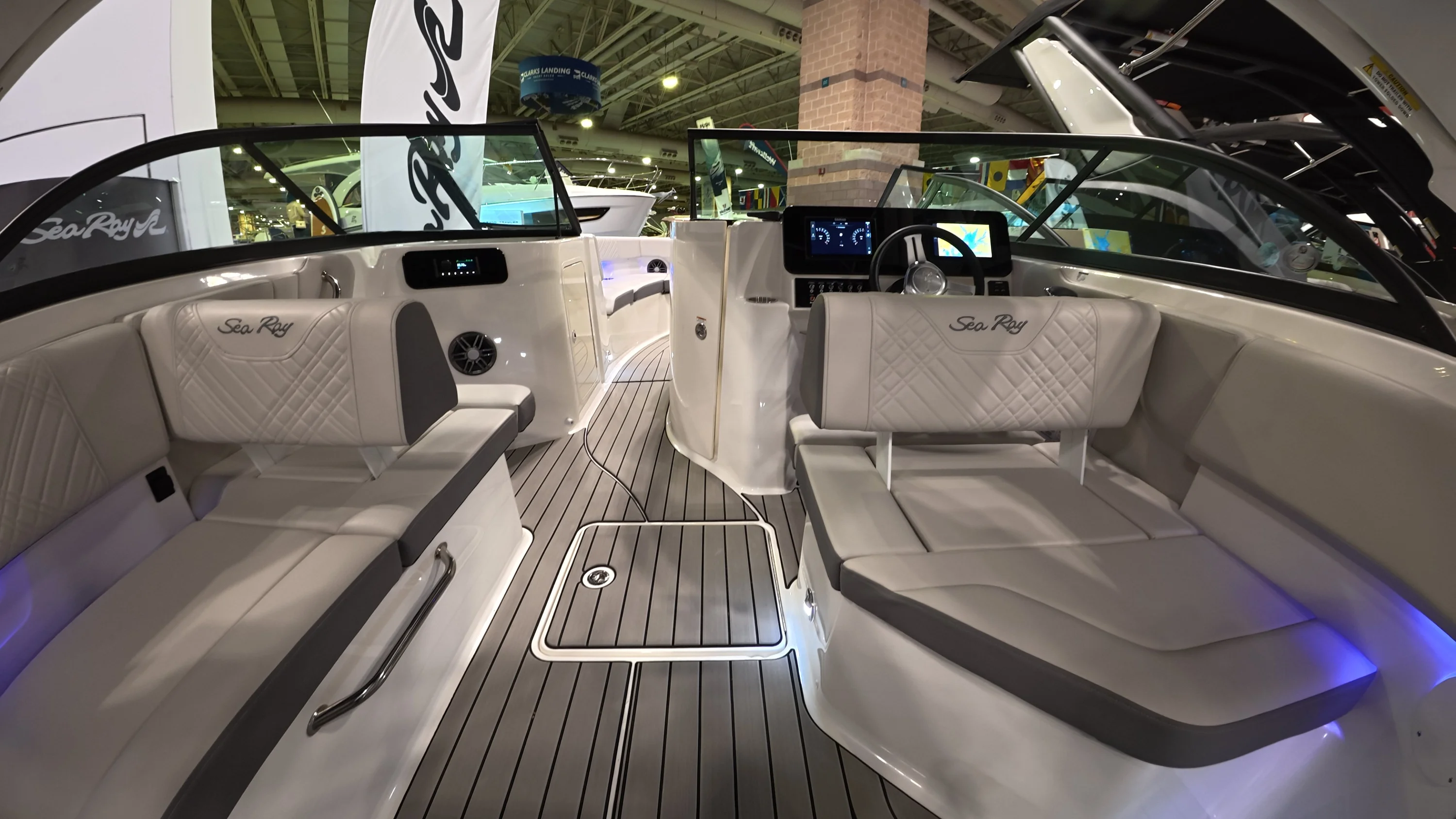 2026 Sea Ray SDX 230 Outboard Image Thumbnail #12