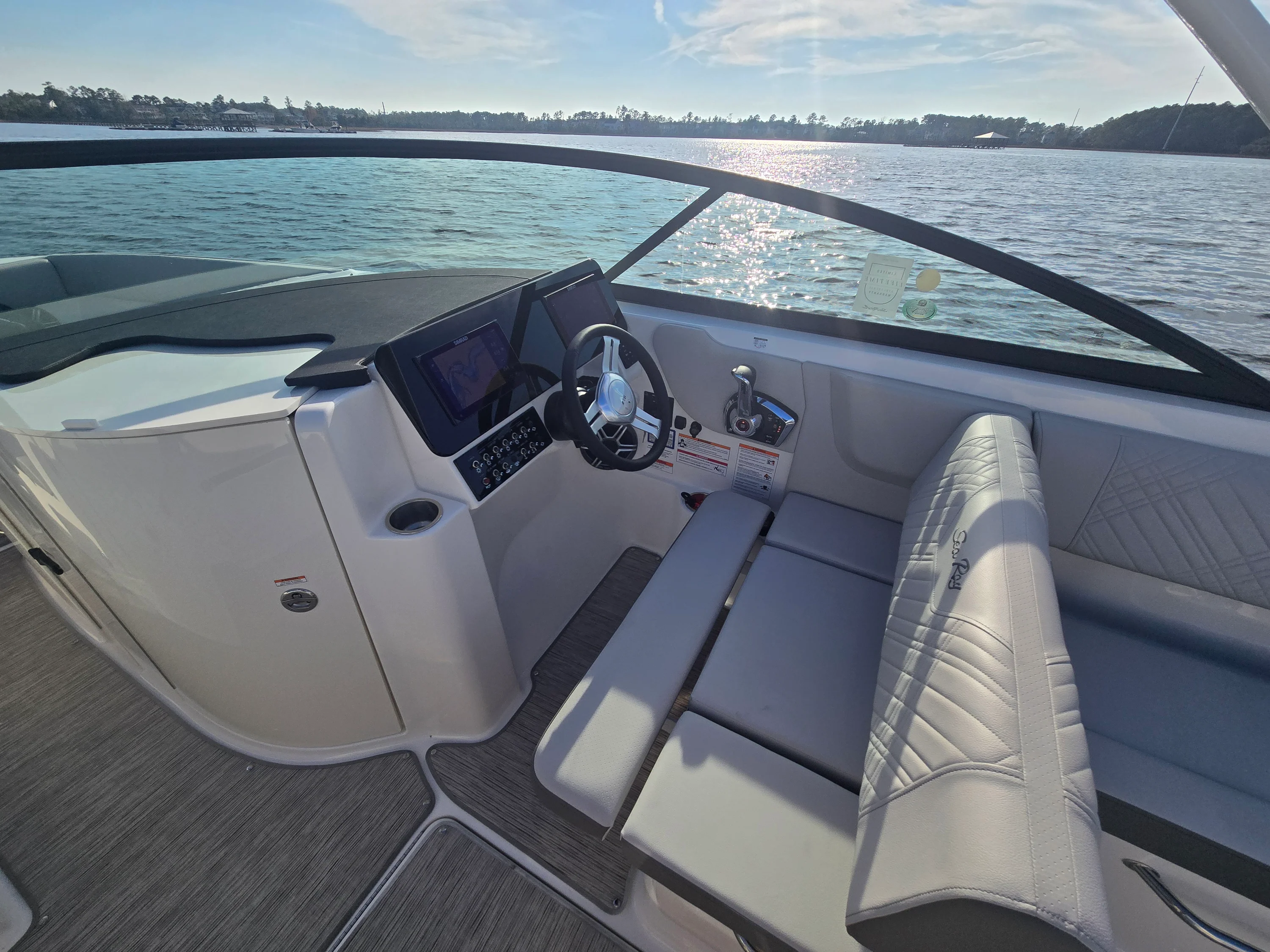 2026 Sea Ray SDX 270 Outboard Image Thumbnail #15