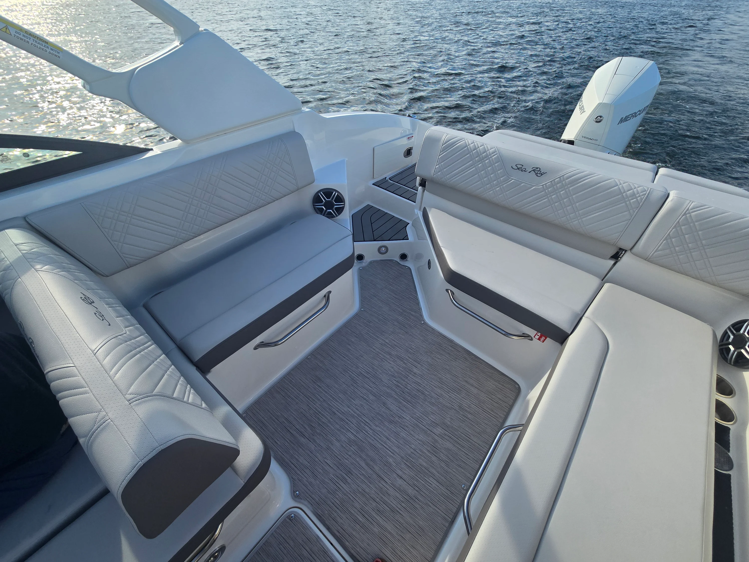 2026 Sea Ray SDX 270 Outboard Image Thumbnail #6