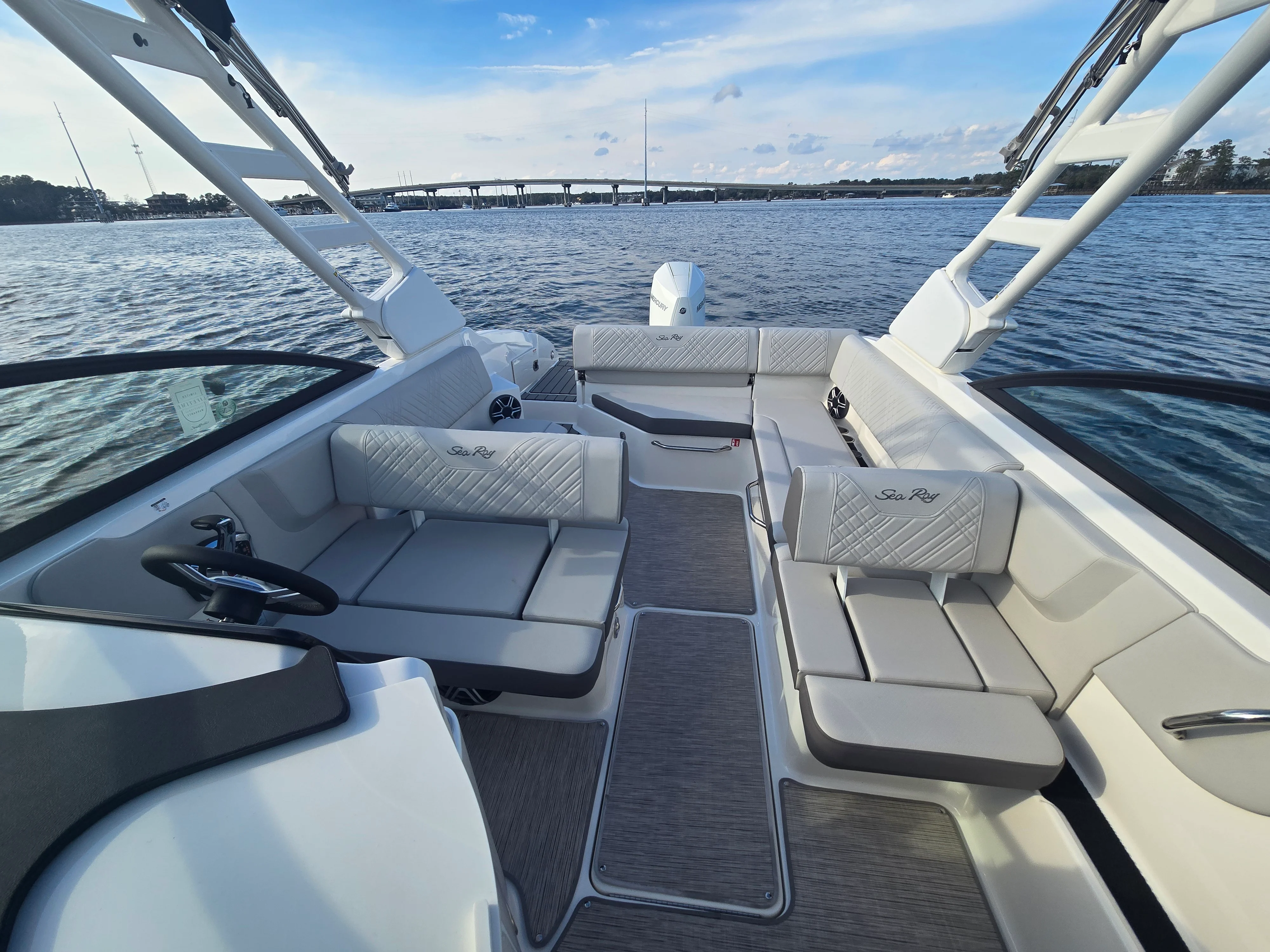 2026 Sea Ray SDX 270 Outboard Image Thumbnail #13