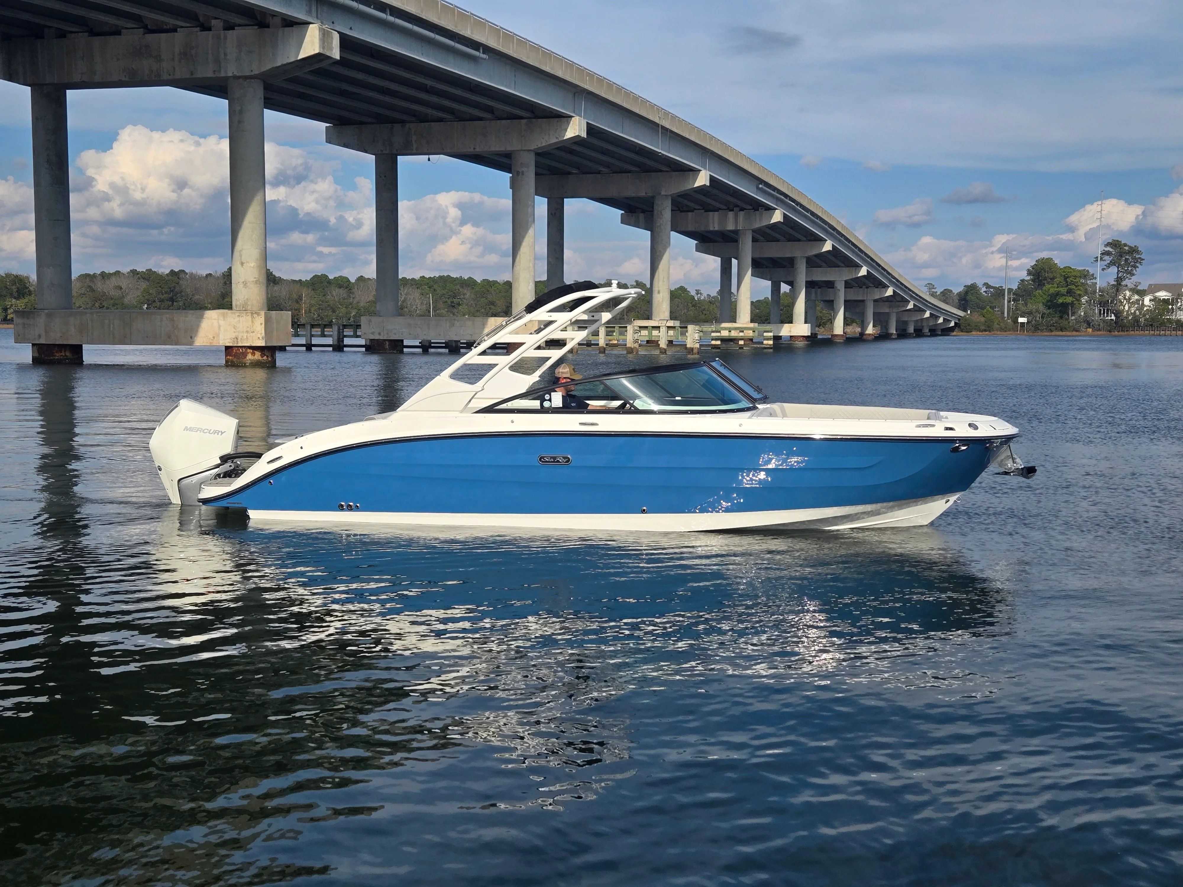 2026 Sea Ray SDX 270 Outboard Image Thumbnail #0