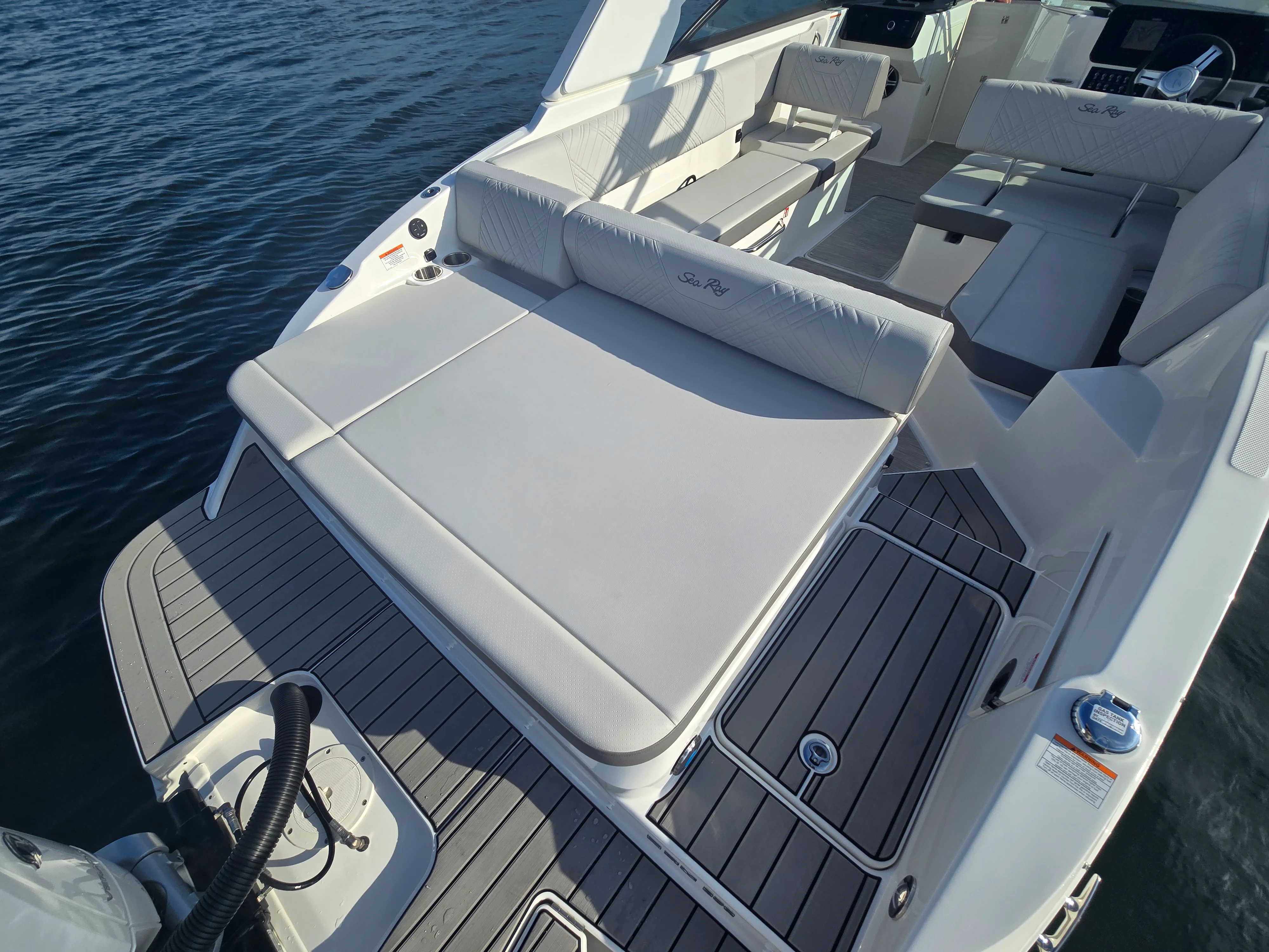 2026 Sea Ray SDX 270 Outboard Image Thumbnail #5