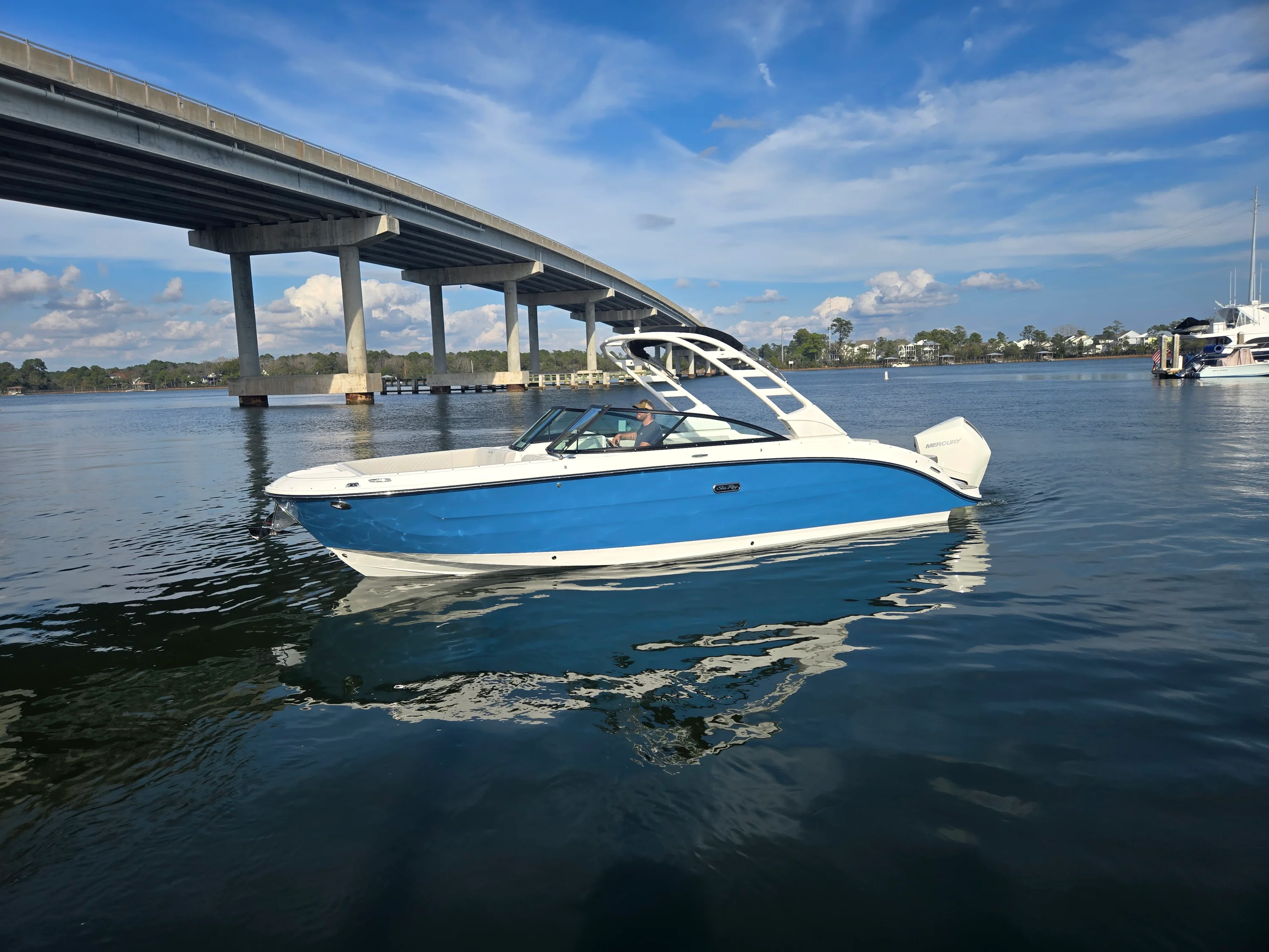 2026 Sea Ray SDX 270 Outboard Image Thumbnail #2