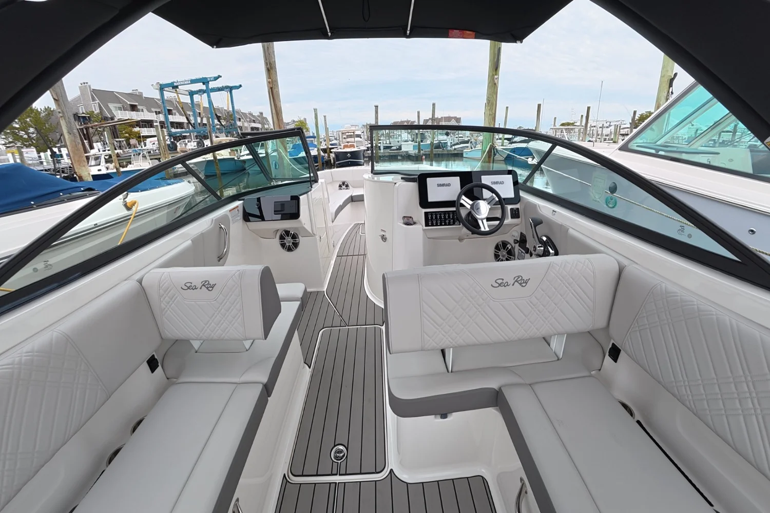 2026 Sea Ray SDX 270 Outboard Image Thumbnail #12