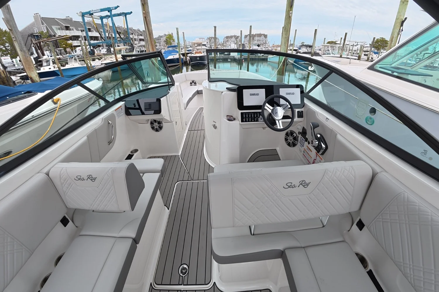 2026 Sea Ray SDX 270 Outboard Image Thumbnail #11