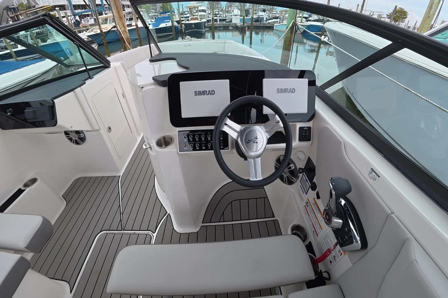 2026 Sea Ray SDX 270 Outboard Image Thumbnail #15