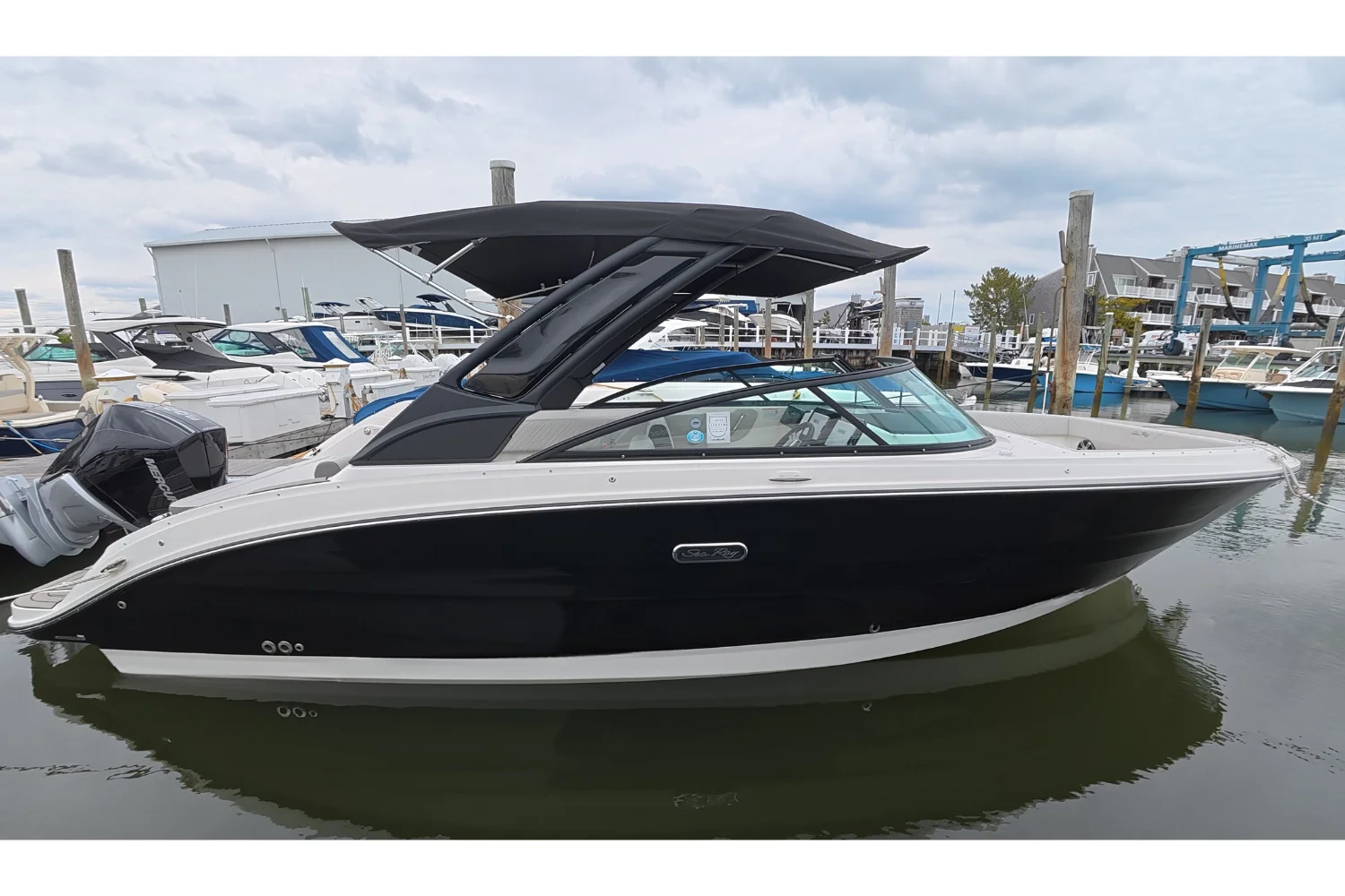 2026 Sea Ray SDX 270 Outboard Image Thumbnail #2