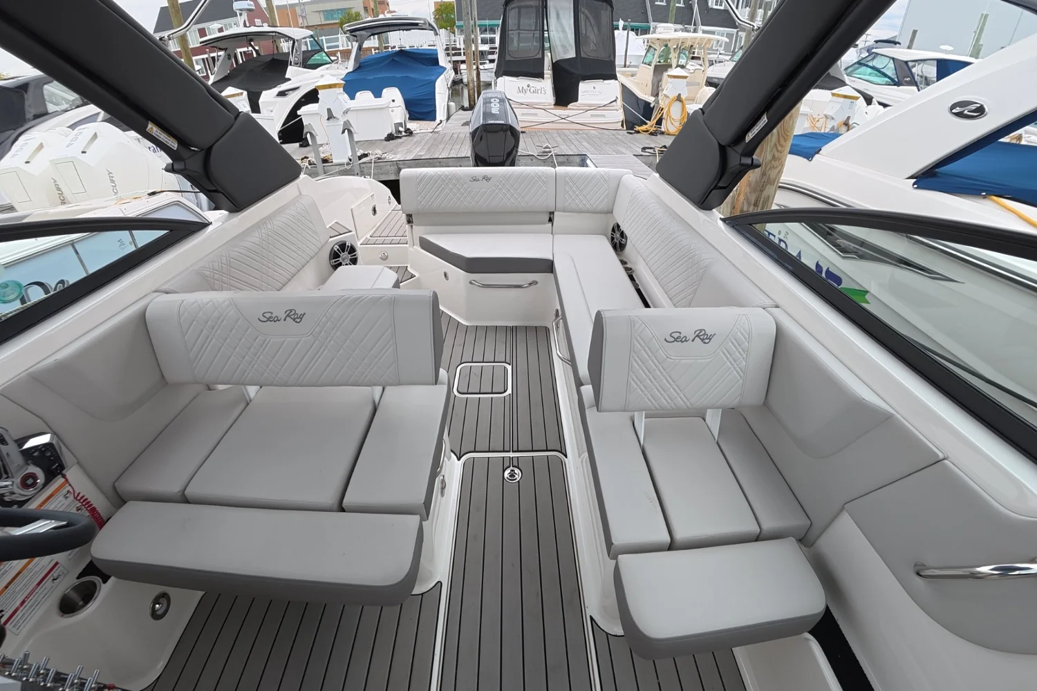 2026 Sea Ray SDX 270 Outboard Image Thumbnail #13