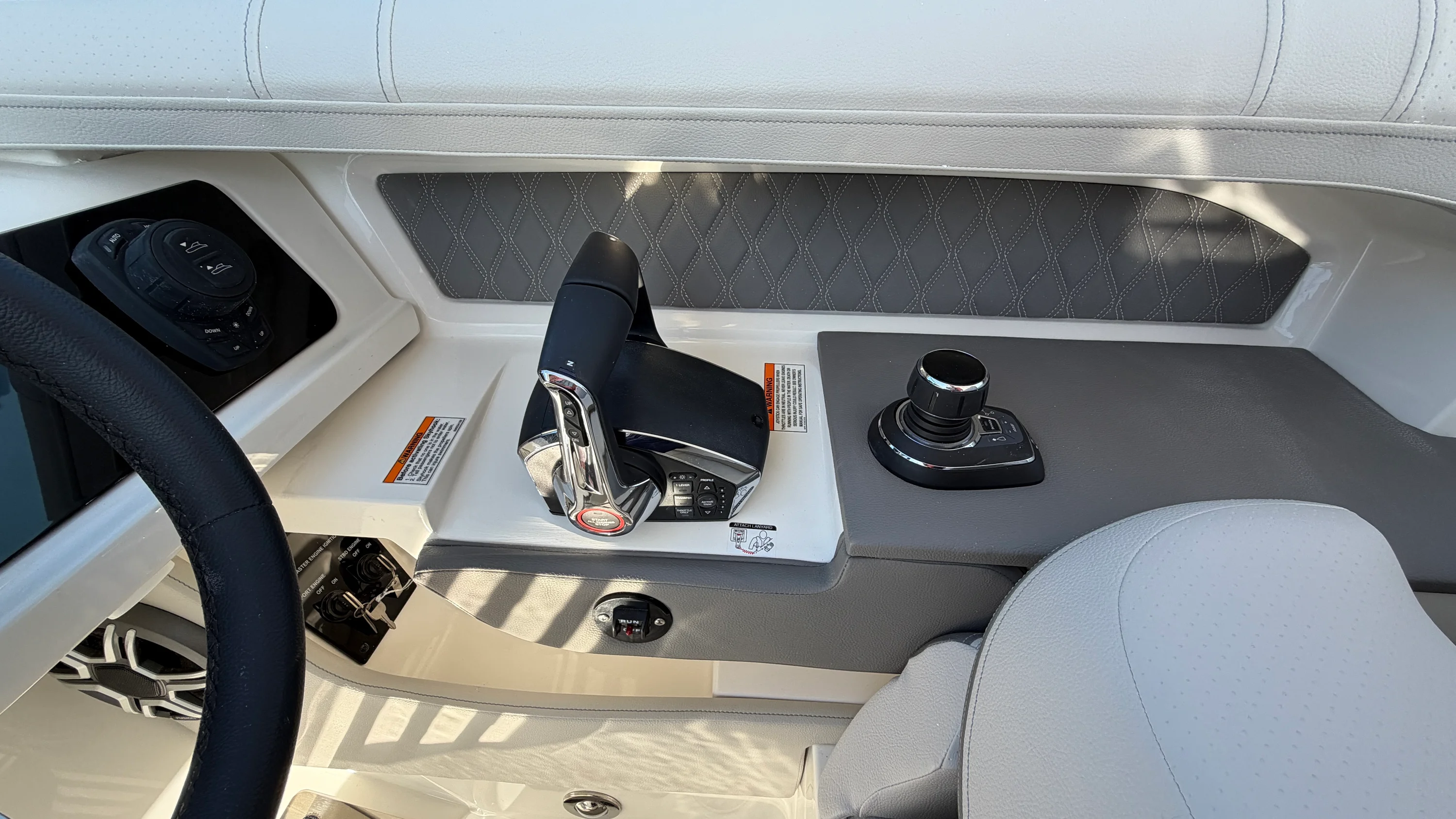 2026 Sea Ray SLX 310 Outboard Image Thumbnail #30