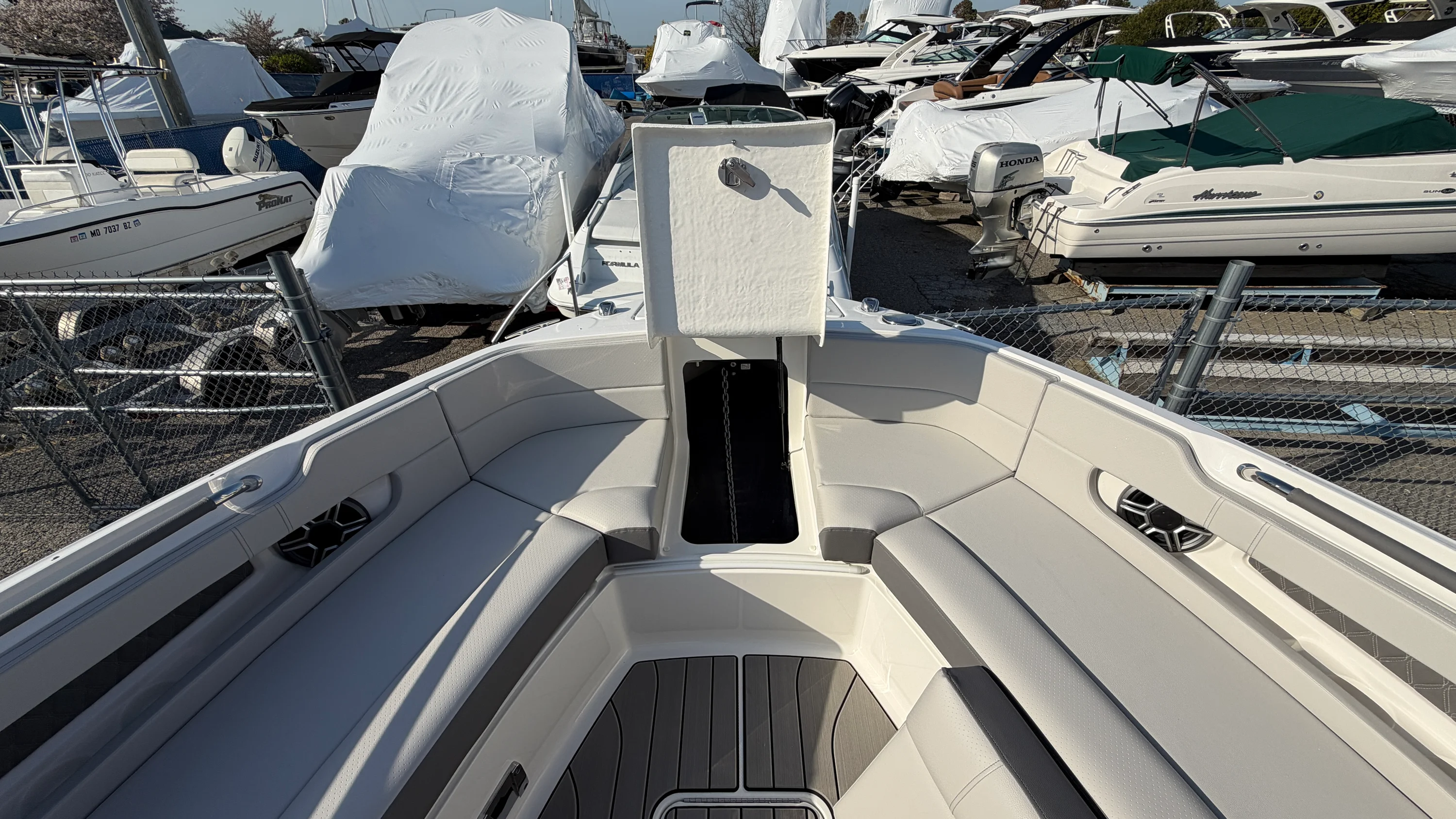 2026 Sea Ray SLX 310 Outboard Image Thumbnail #44