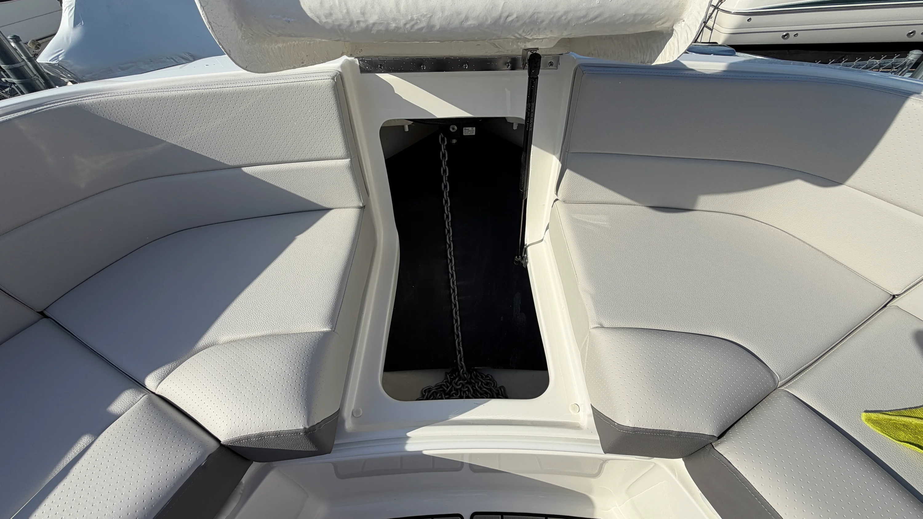 2026 Sea Ray SLX 310 Outboard Image Thumbnail #45