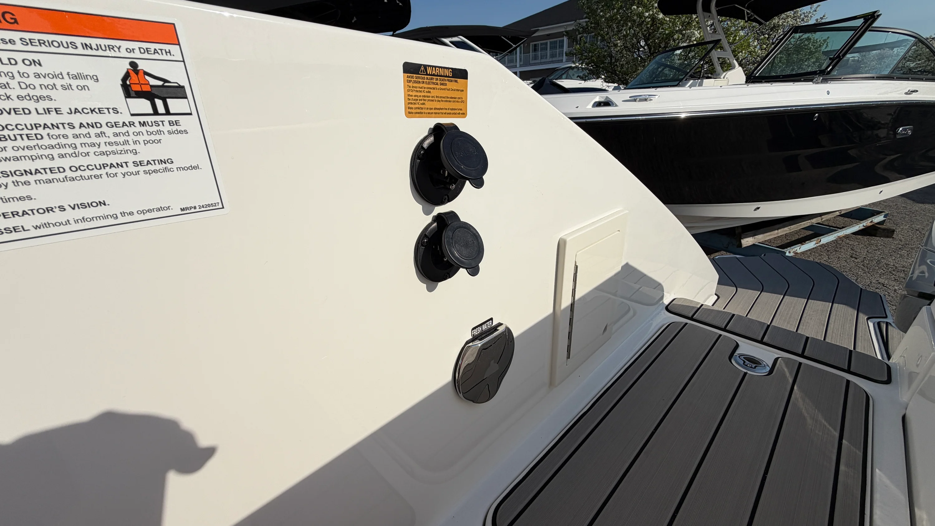 2026 Sea Ray SLX 310 Outboard Image Thumbnail #11