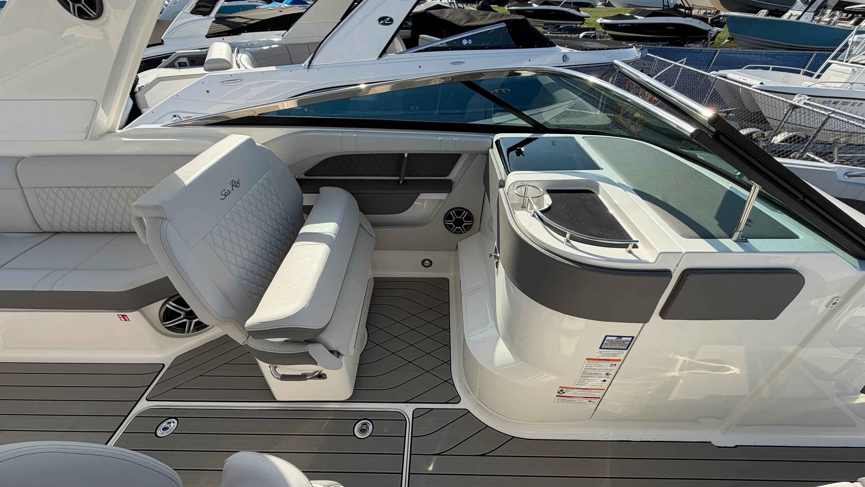 2026 Sea Ray SLX 310 Outboard Image Thumbnail #34