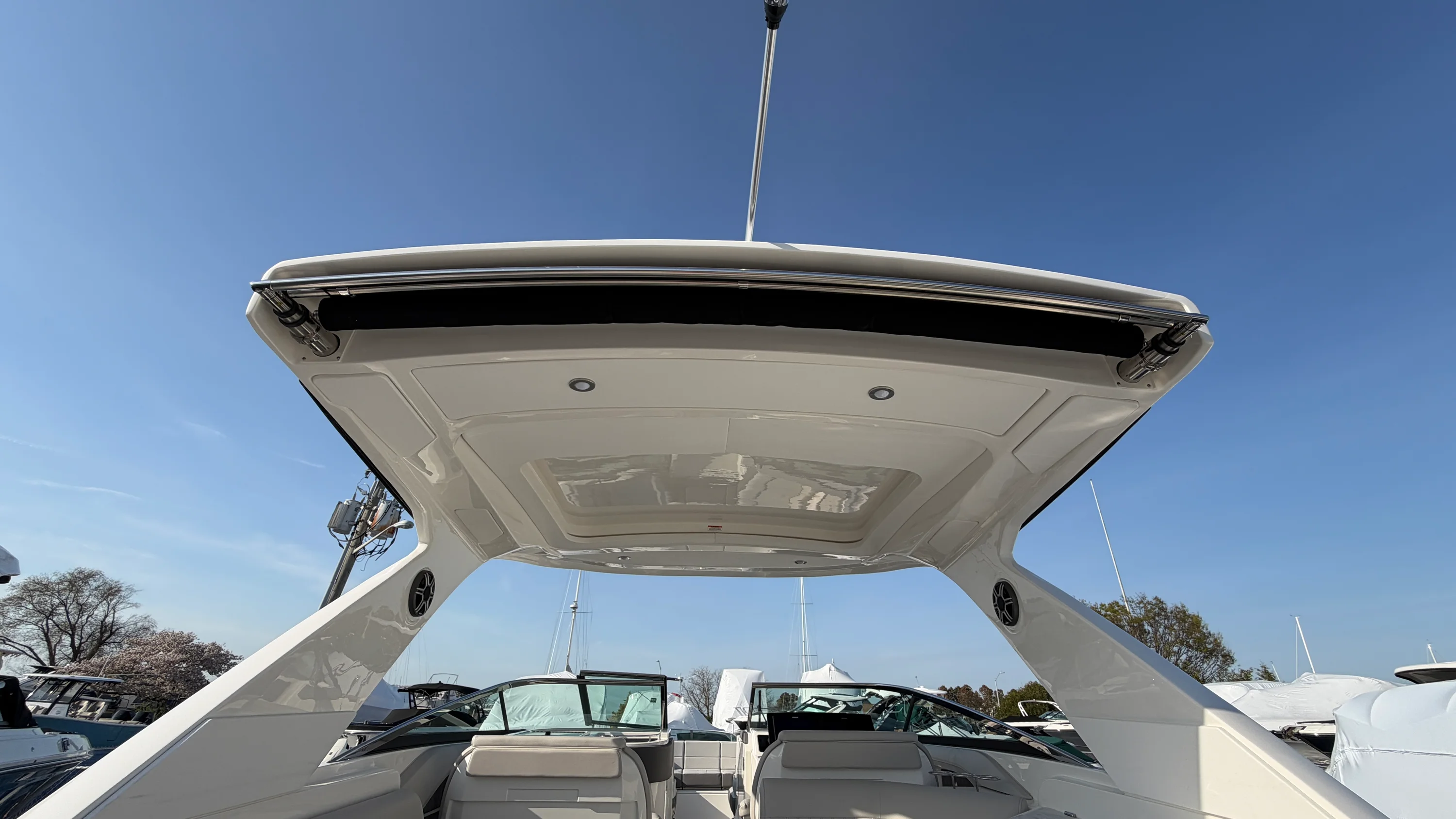 2026 Sea Ray SLX 310 Outboard Image Thumbnail #8