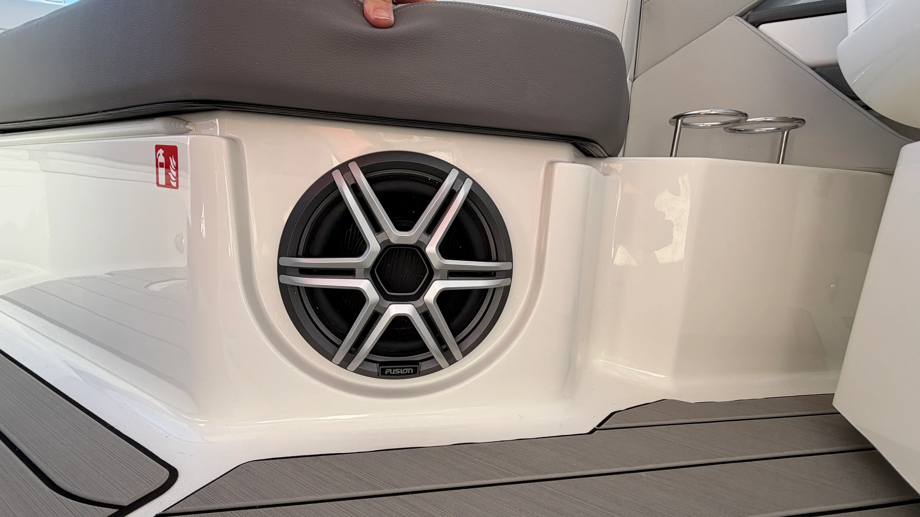 2026 Sea Ray SLX 310 Outboard Image Thumbnail #24