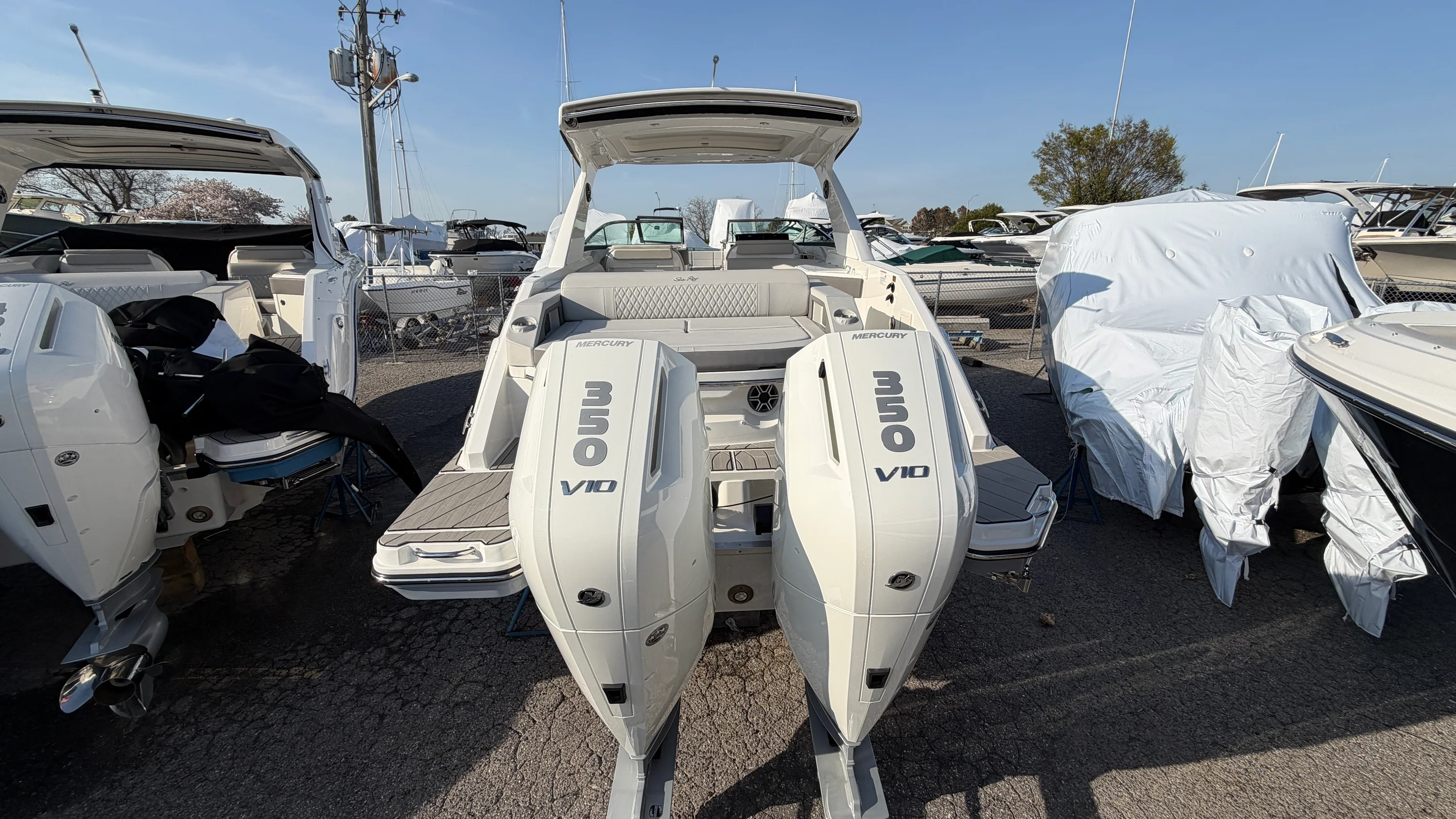 2026 Sea Ray SLX 310 Outboard Image Thumbnail #2