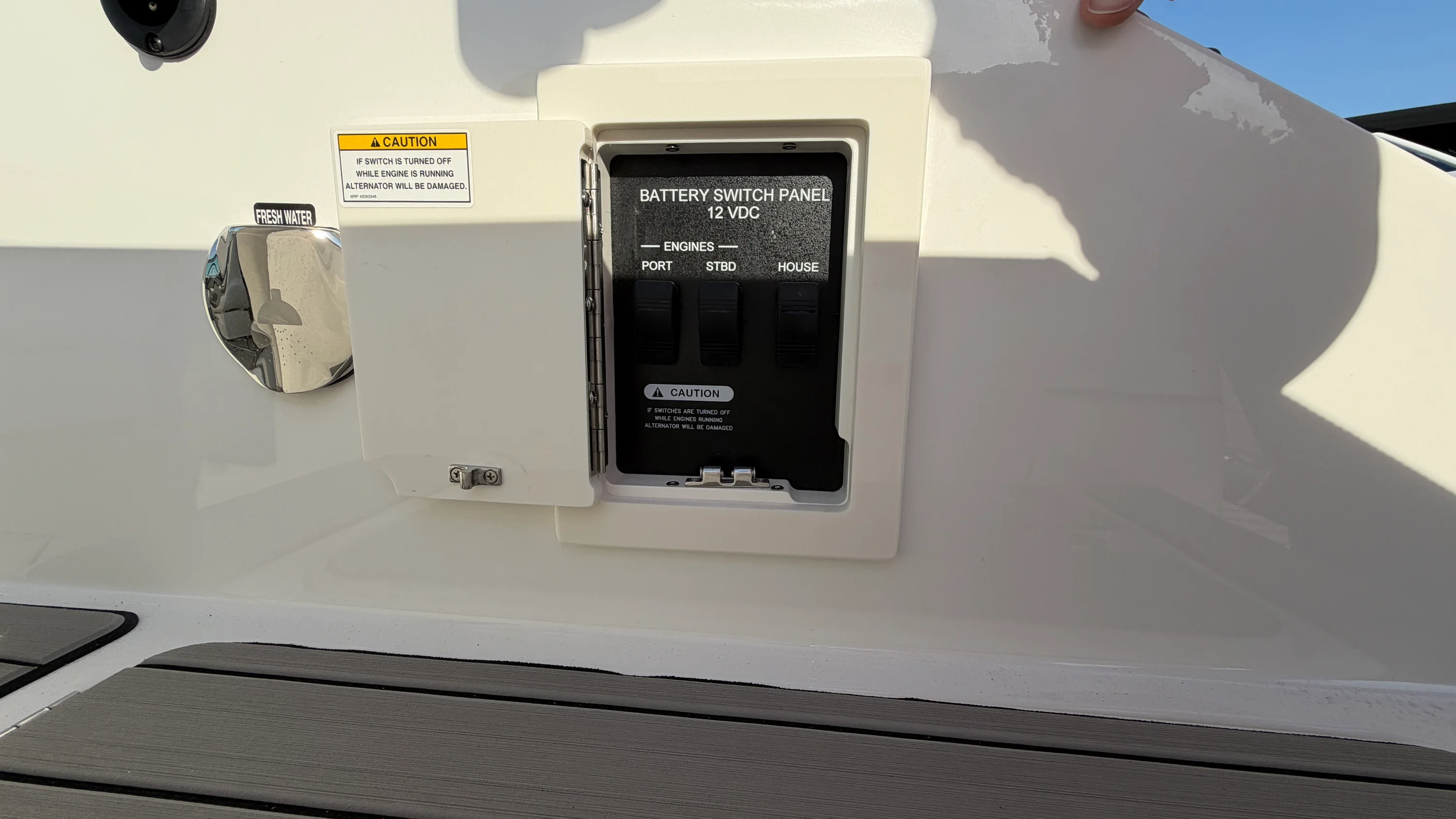 2026 Sea Ray SLX 310 Outboard Image Thumbnail #10