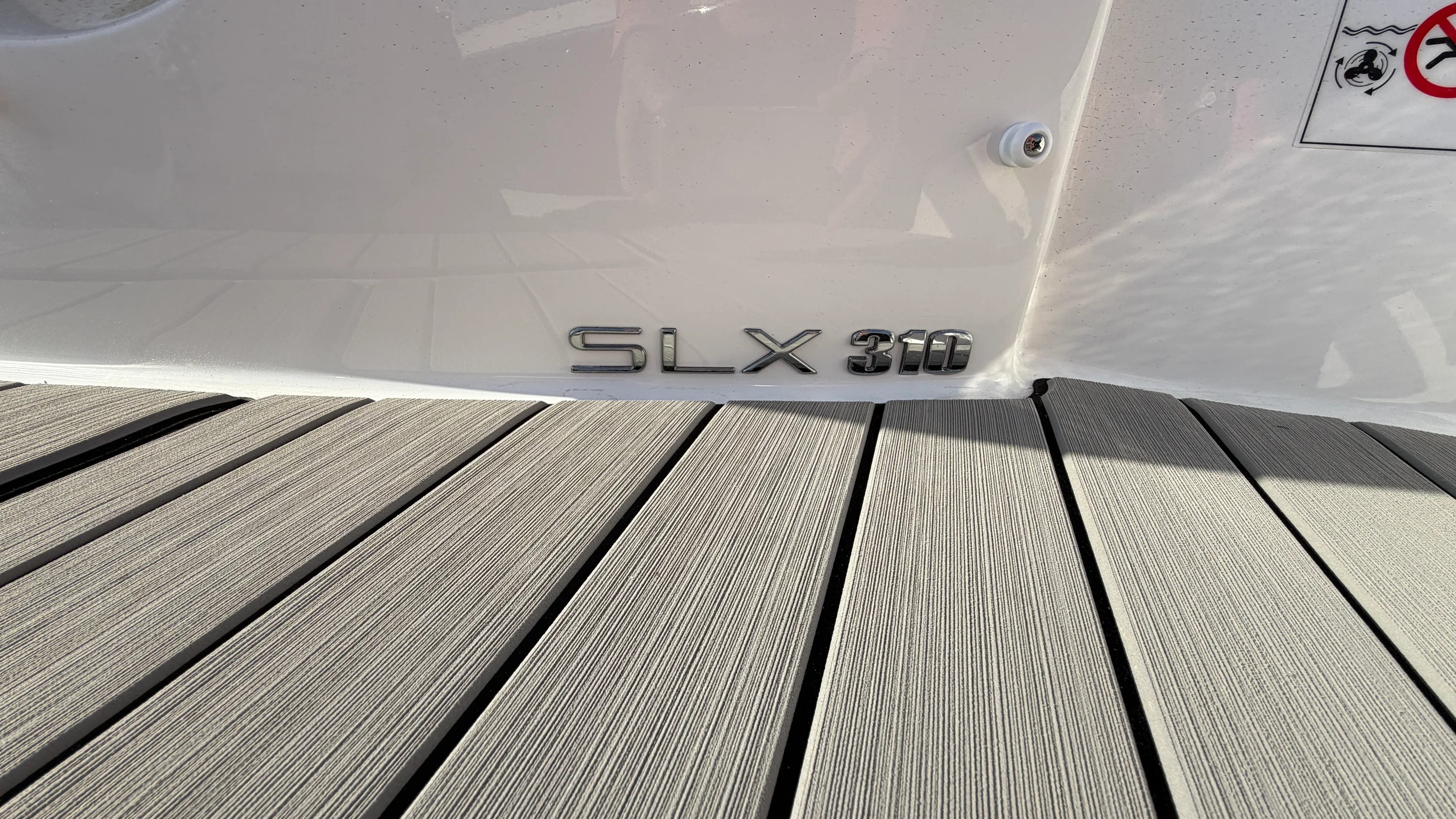 2026 Sea Ray SLX 310 Outboard Image Thumbnail #1