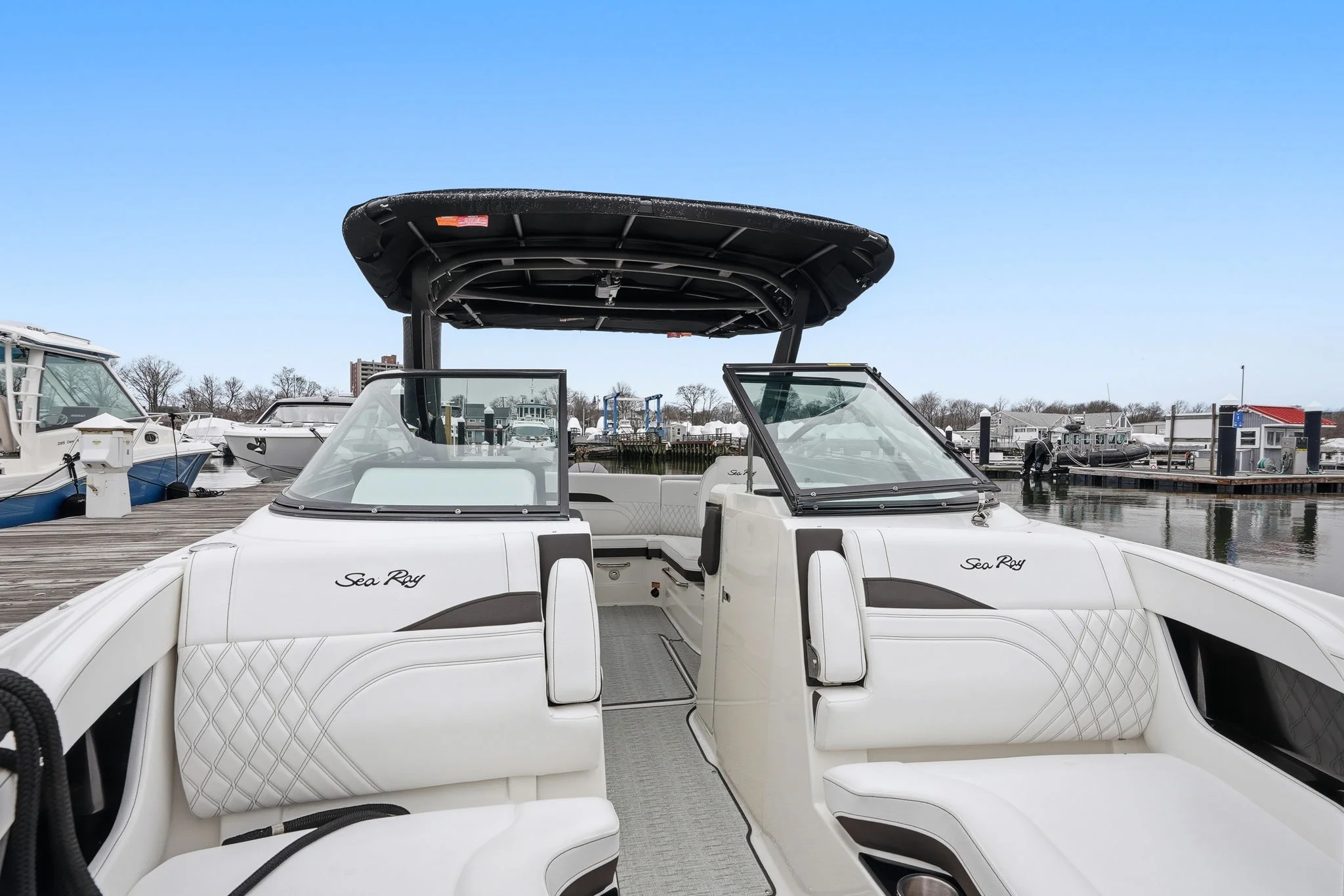2026 Sea Ray SLX 260 Outboard Image Thumbnail #24