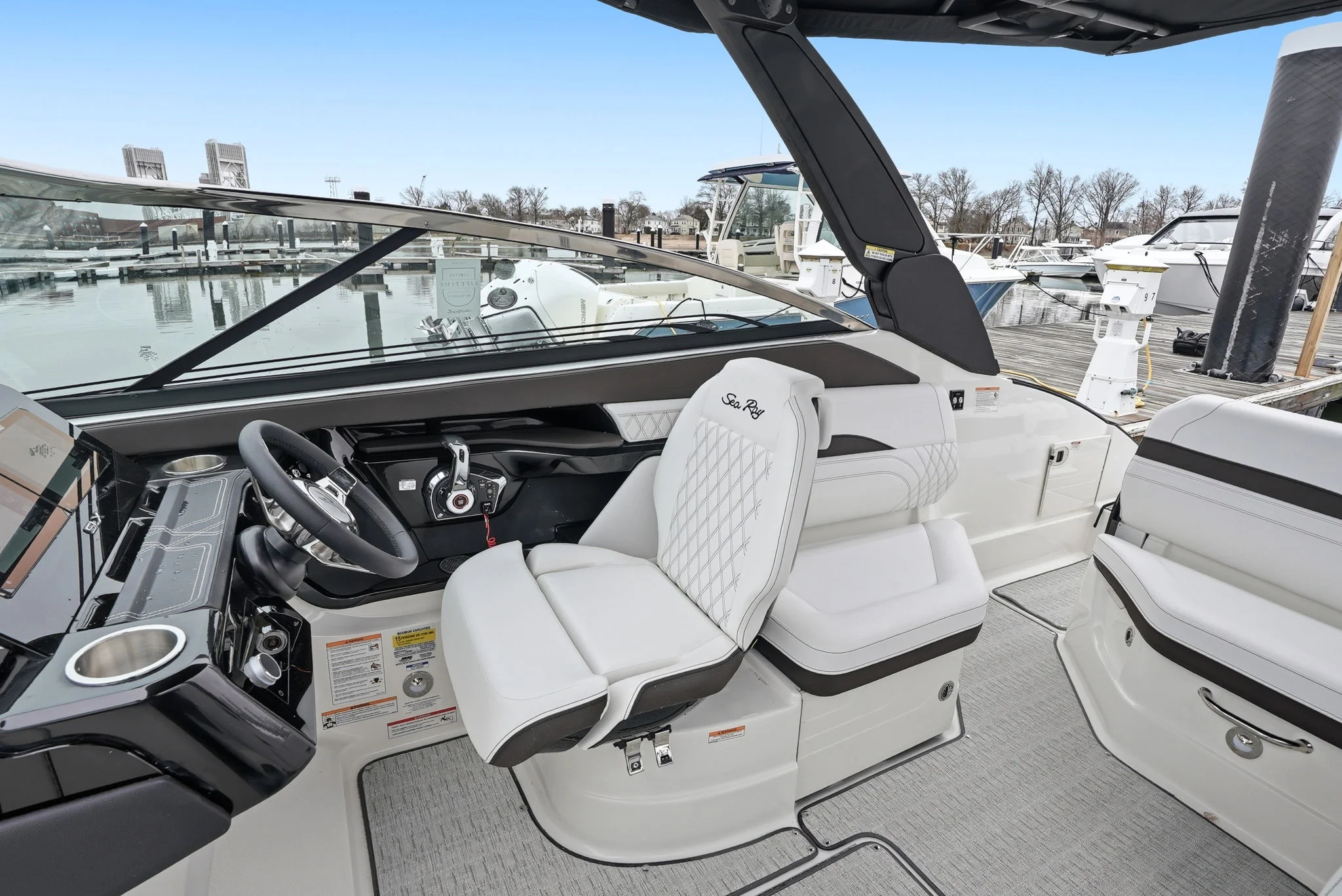 2026 Sea Ray SLX 260 Outboard Image Thumbnail #10