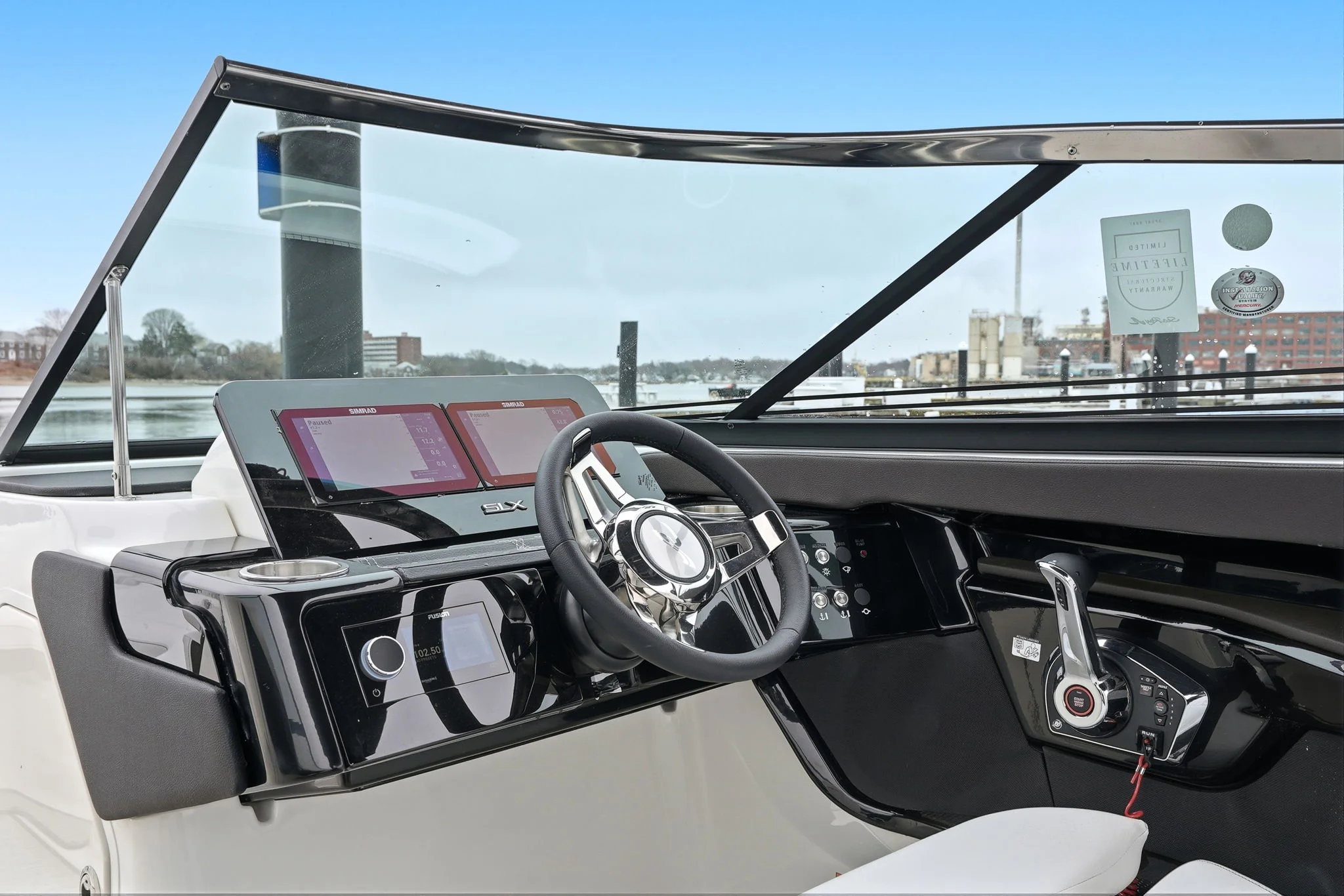 2026 Sea Ray SLX 260 Outboard Image Thumbnail #13