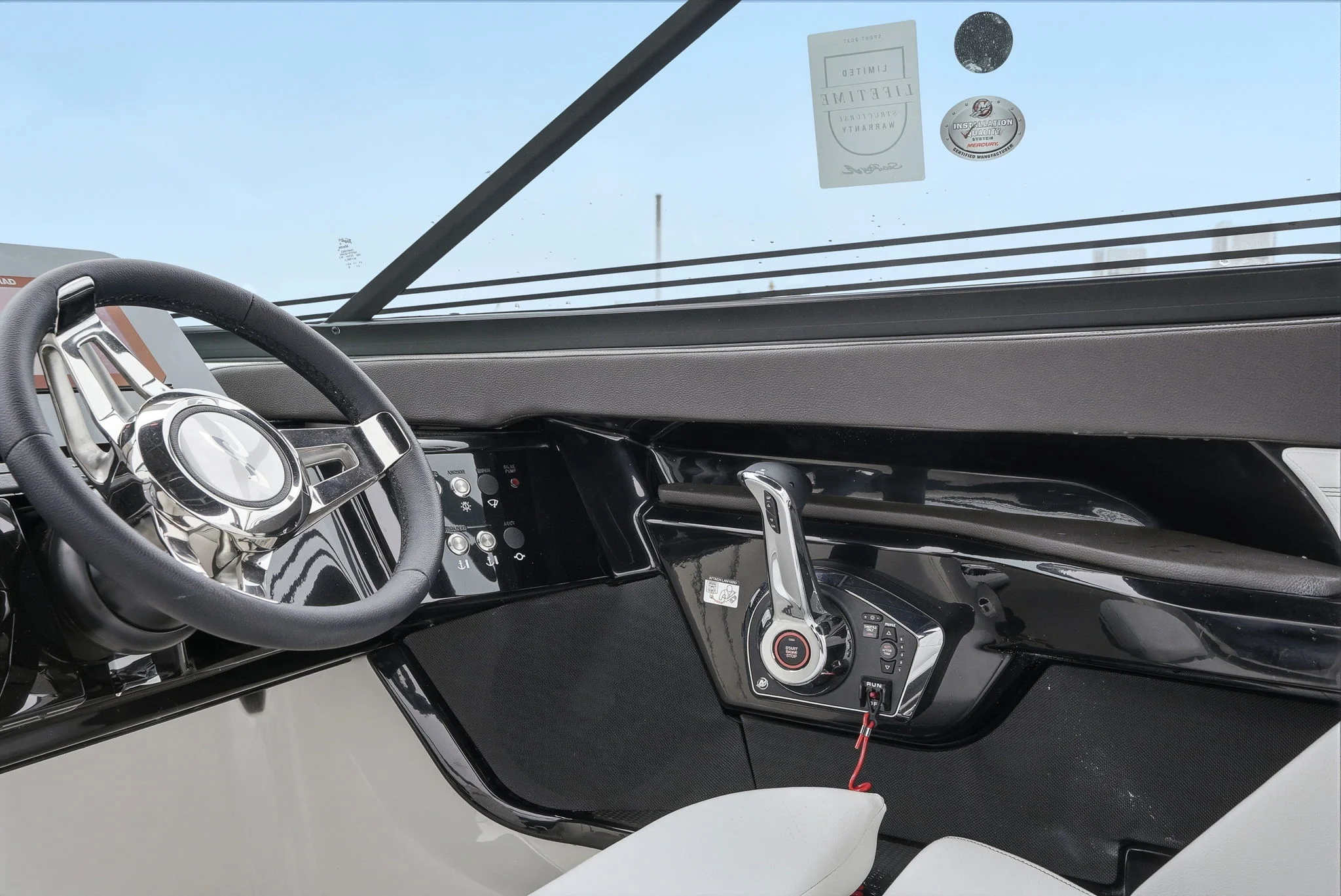 2026 Sea Ray SLX 260 Outboard Image Thumbnail #14