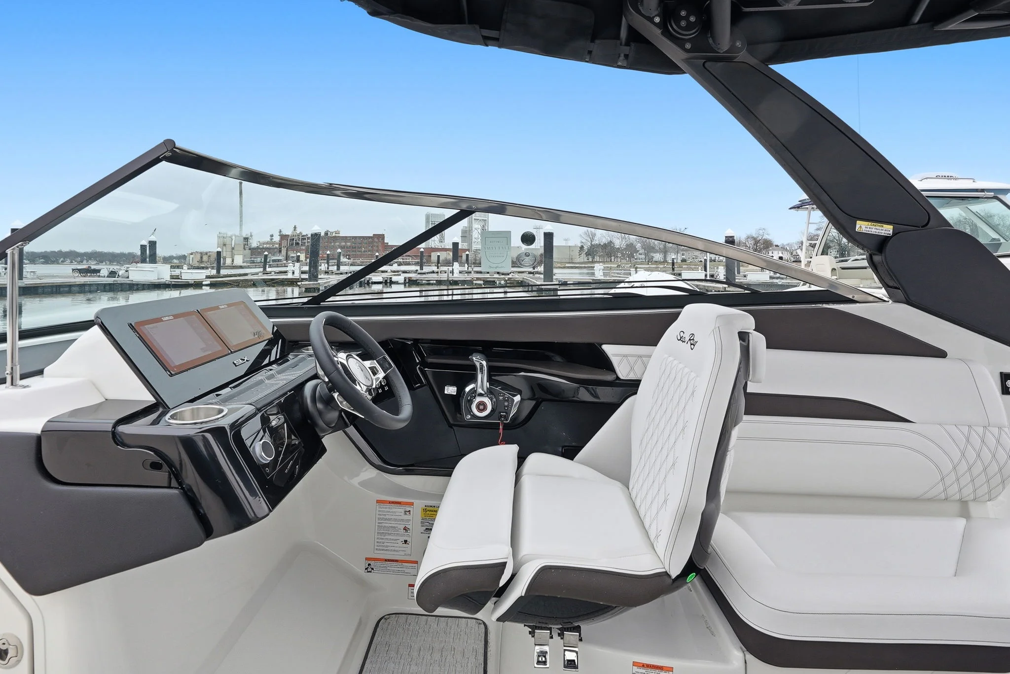 2026 Sea Ray SLX 260 Outboard Image Thumbnail #11
