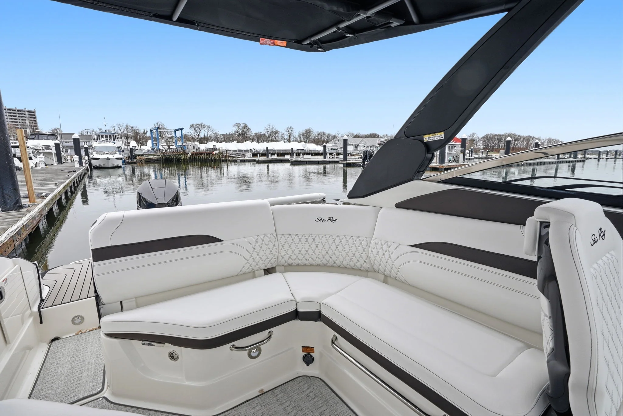 2026 Sea Ray SLX 260 Outboard Image Thumbnail #9