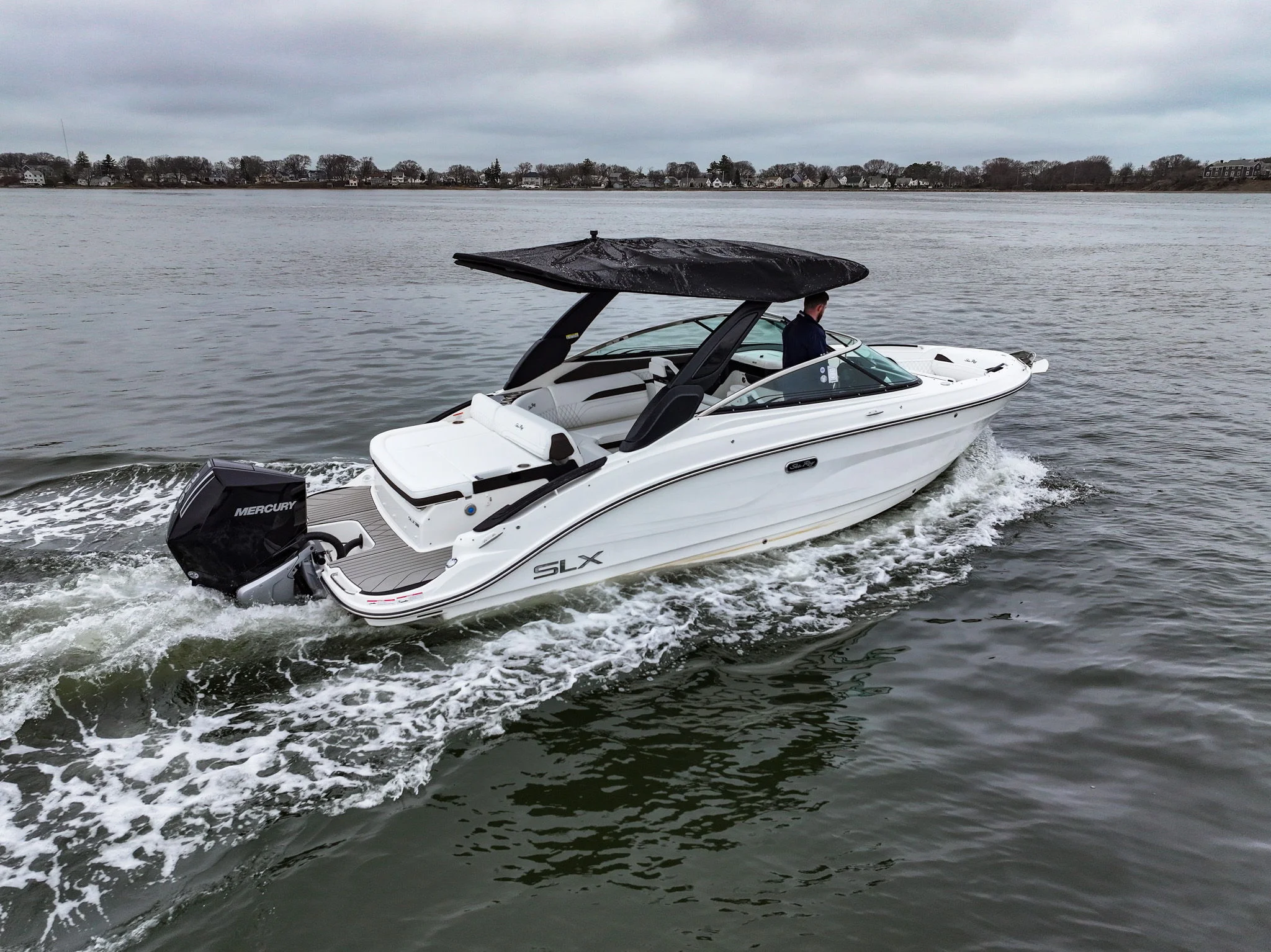 2026 Sea Ray SLX 260 Outboard Image Thumbnail #2