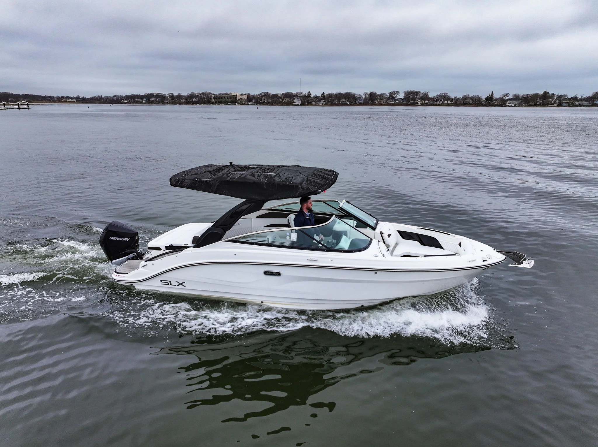 2026 Sea Ray SLX 260 Outboard Image Thumbnail #1