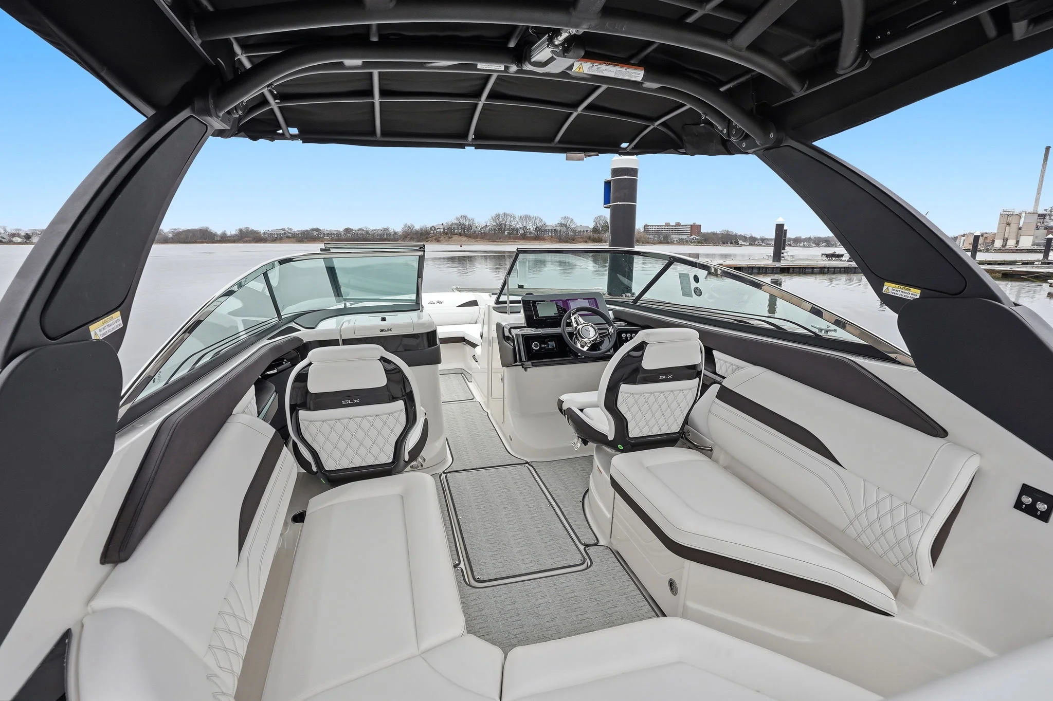 2026 Sea Ray SLX 260 Outboard Image Thumbnail #8