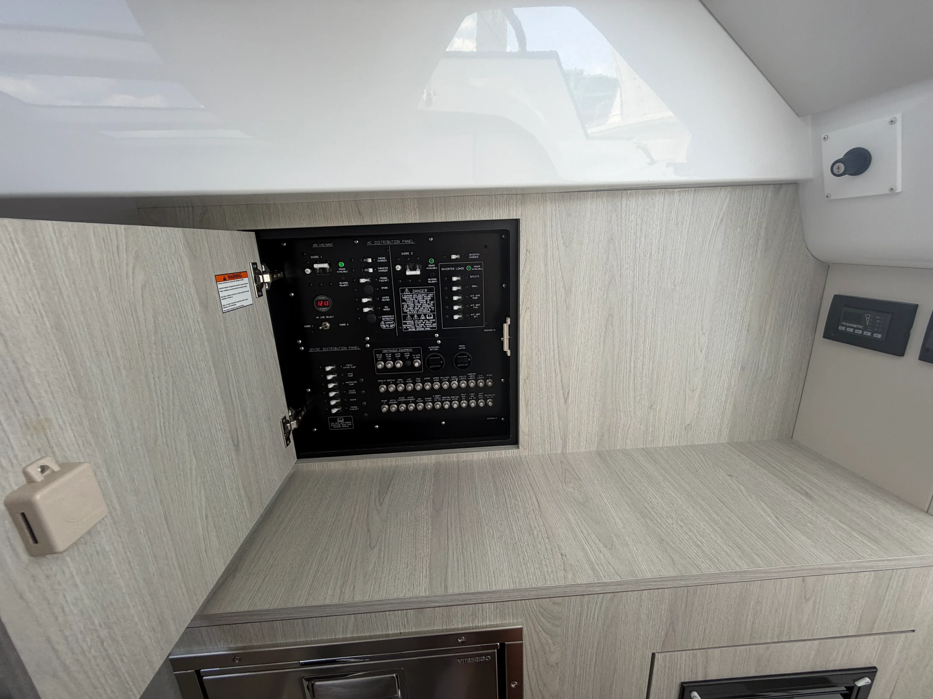 2026 Cruisers Yachts 38 VTR Image Thumbnail #36