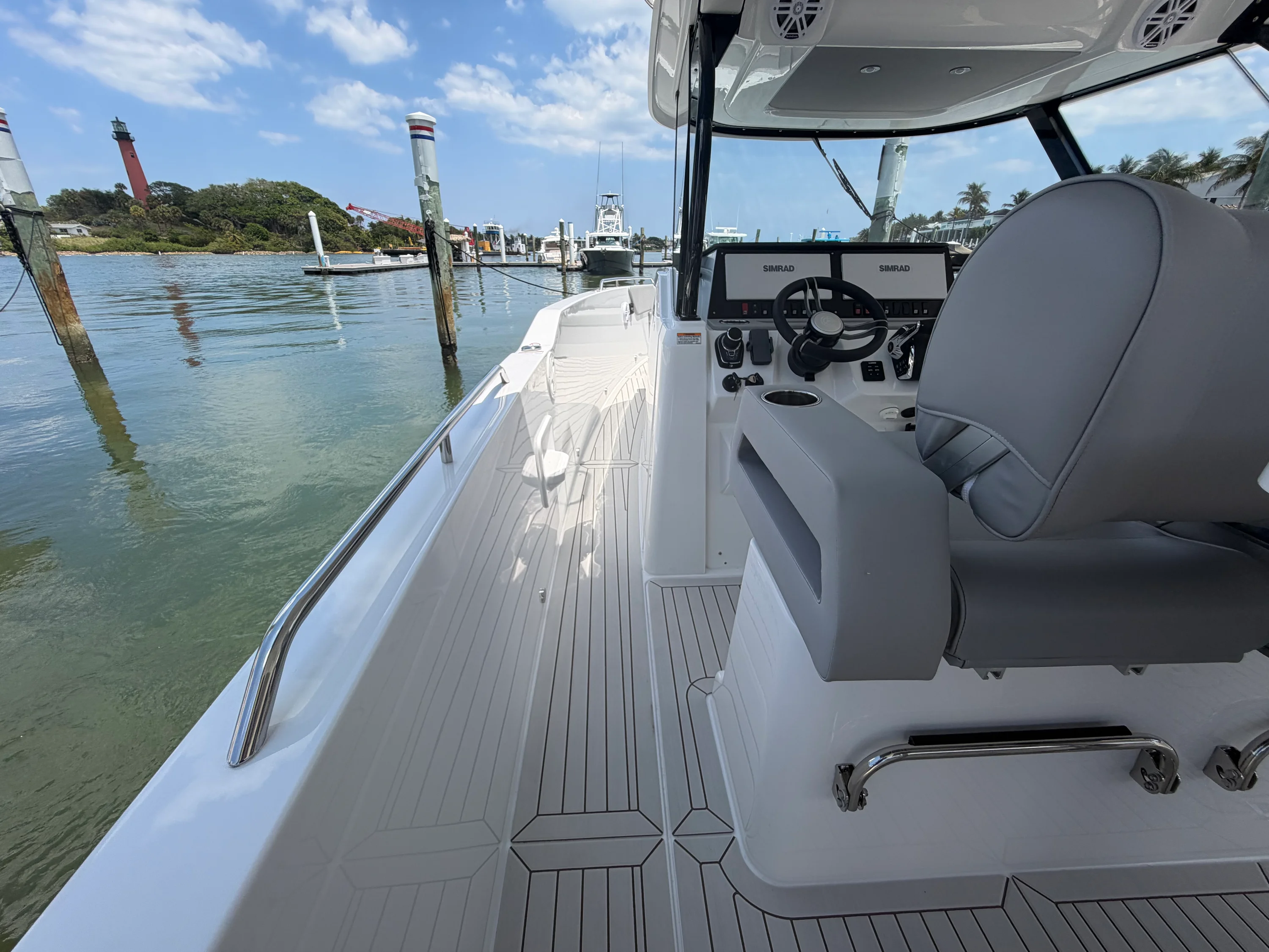 2026 Cruisers Yachts 38 VTR Image Thumbnail #30