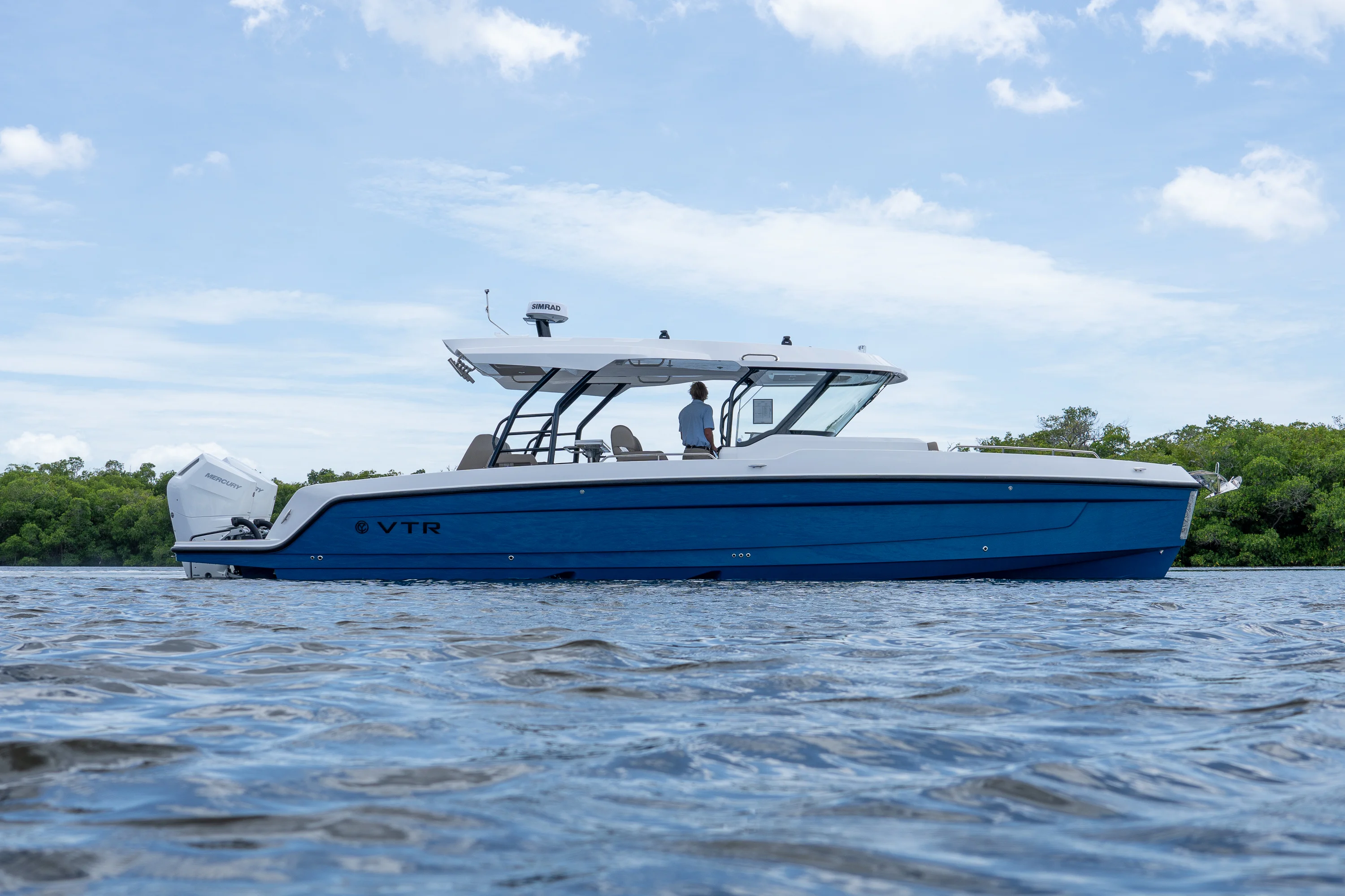 2026 Cruisers Yachts 38 VTR Image Thumbnail #38