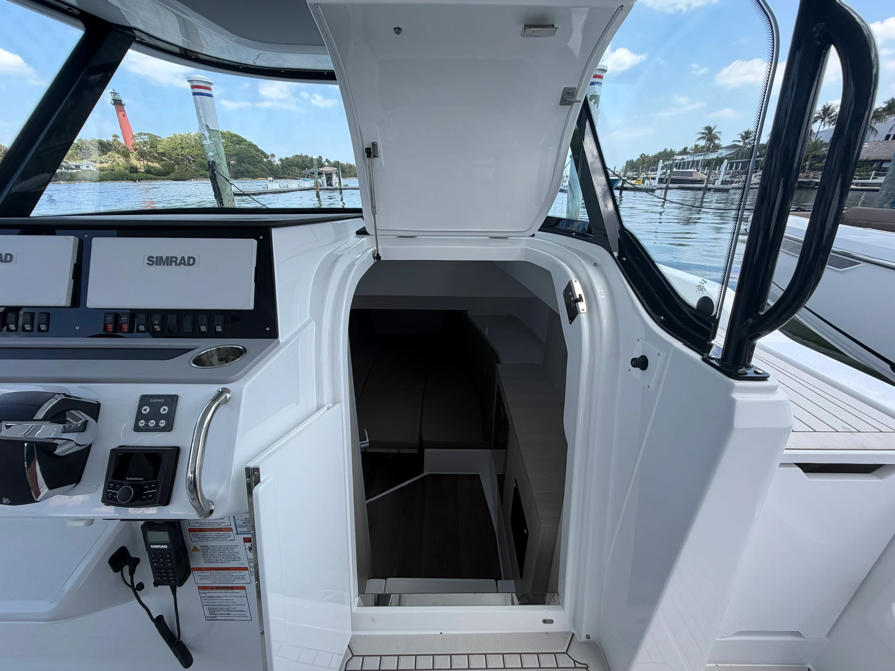 2026 Cruisers Yachts 38 VTR Image Thumbnail #34
