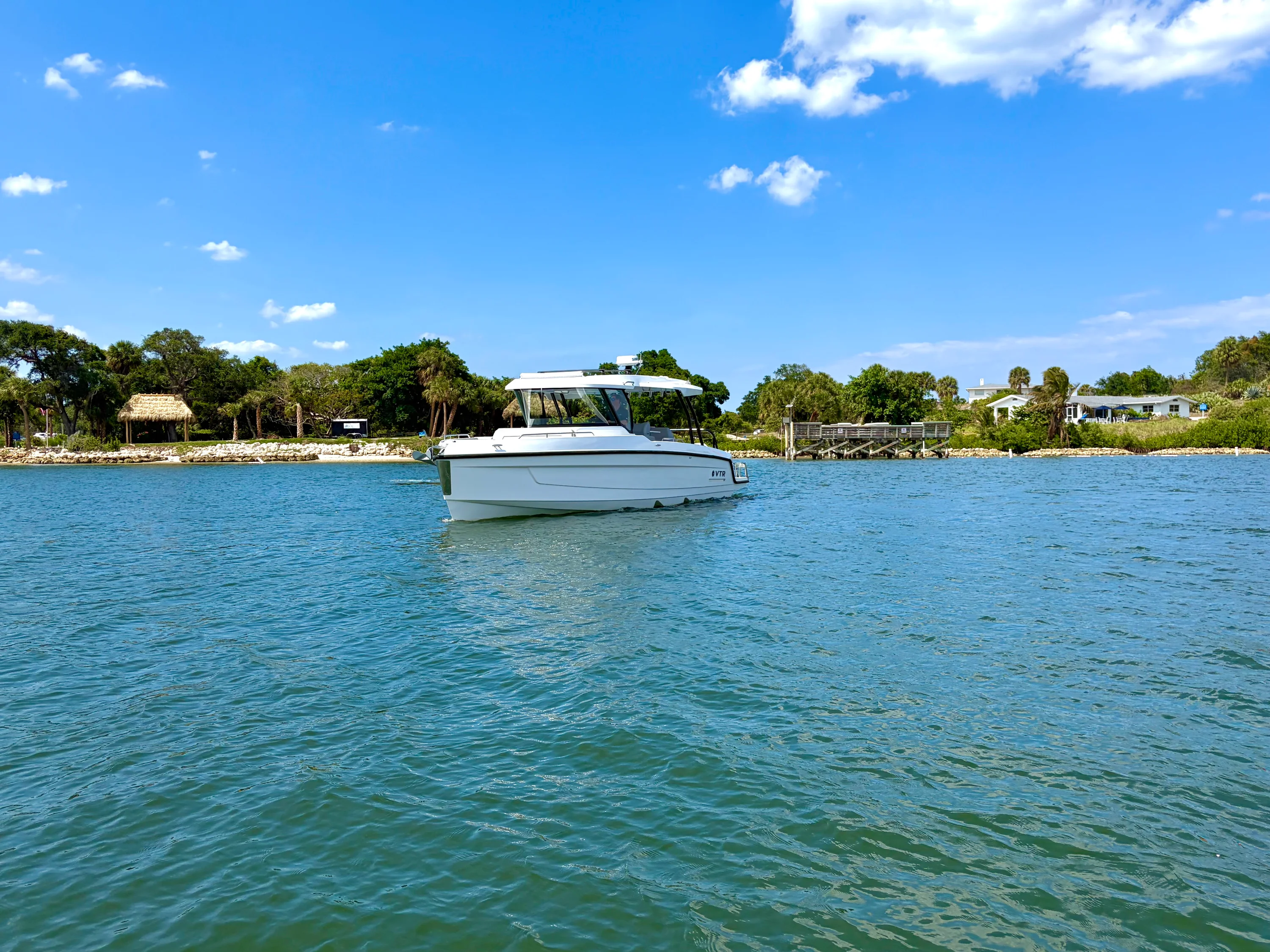 2026 Cruisers Yachts 38 VTR Image Thumbnail #5