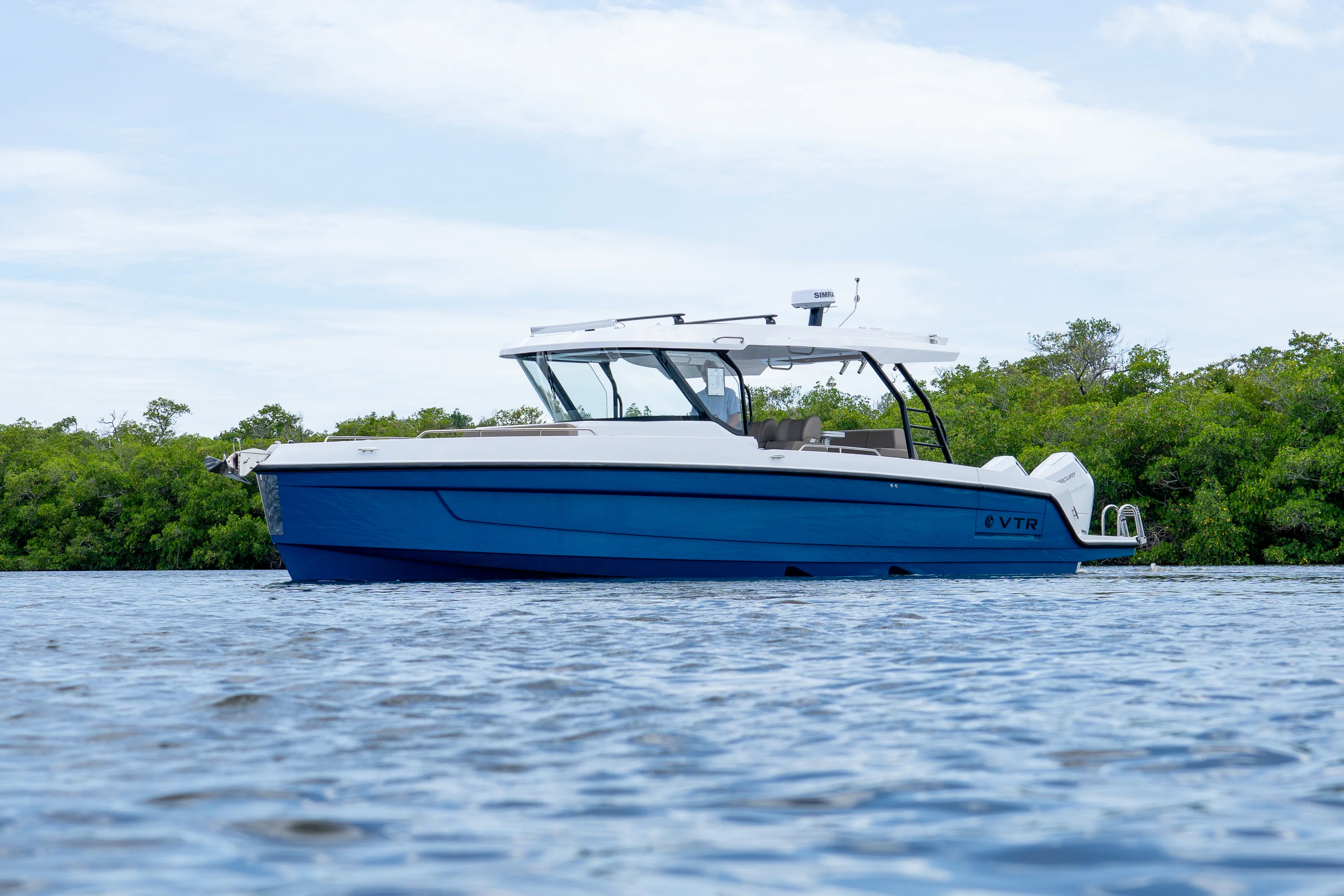 2026 Cruisers Yachts 38 VTR Image Thumbnail #43