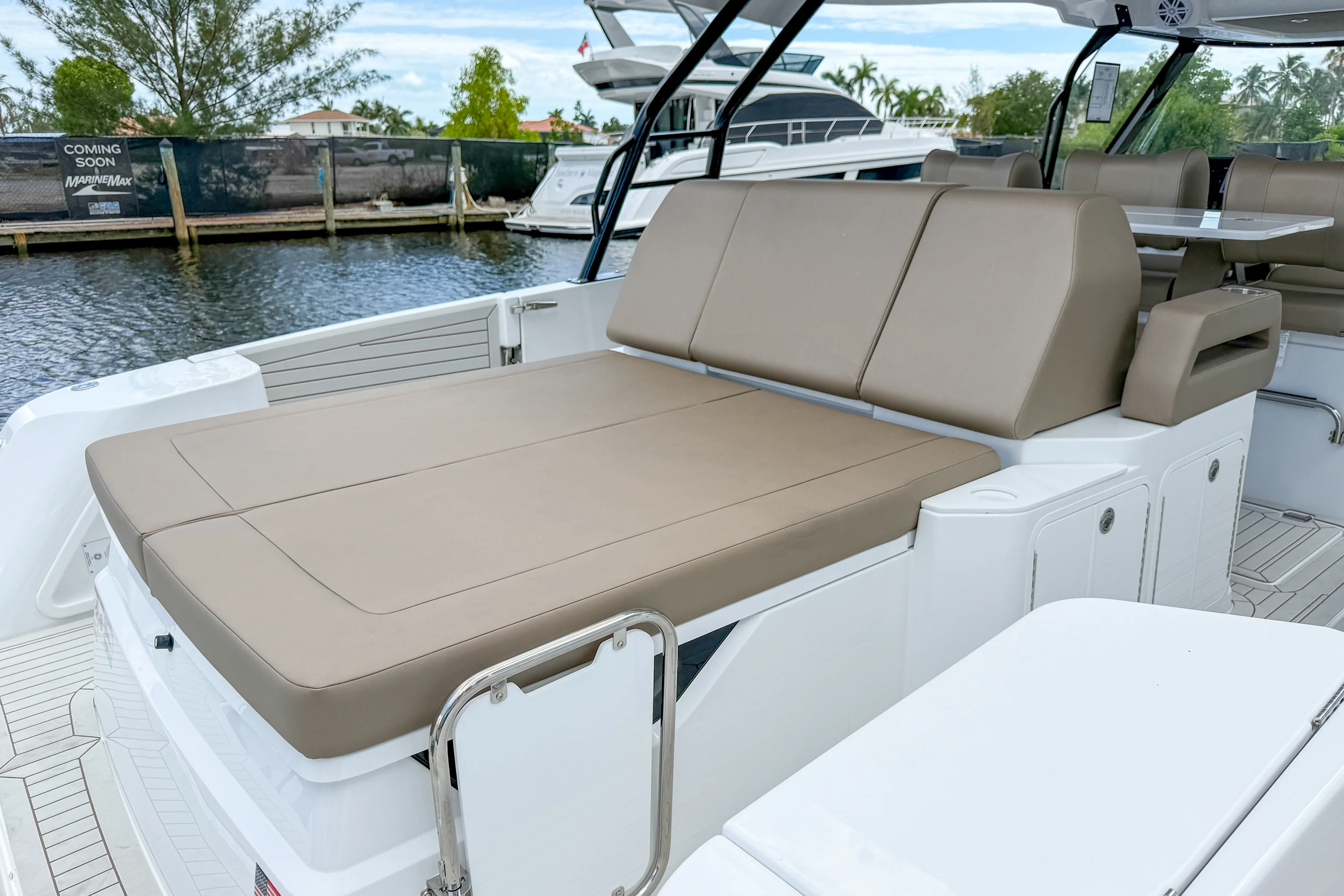 2026 Cruisers Yachts 38 VTR Image Thumbnail #8