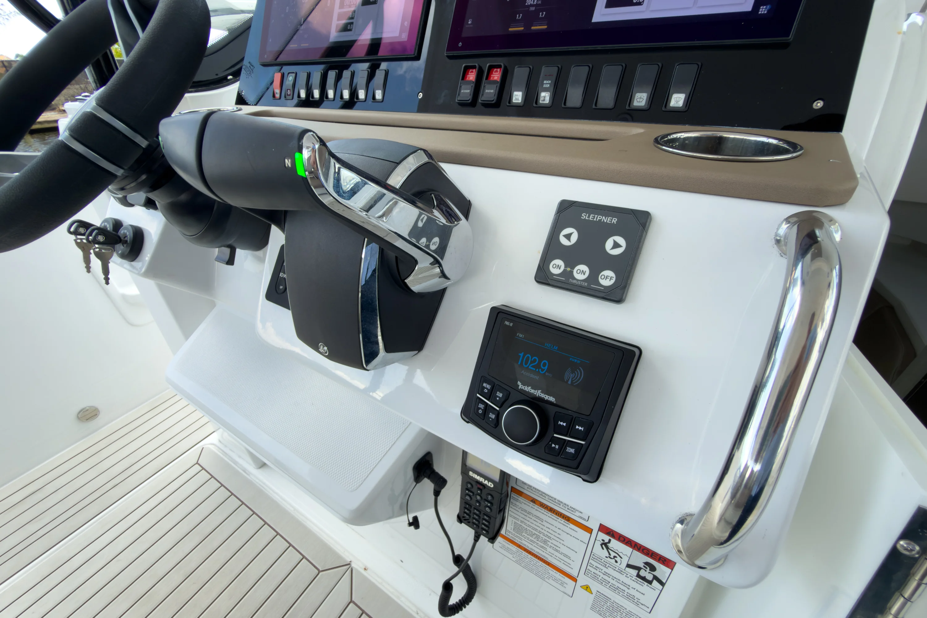 2026 Cruisers Yachts 38 VTR Image Thumbnail #14