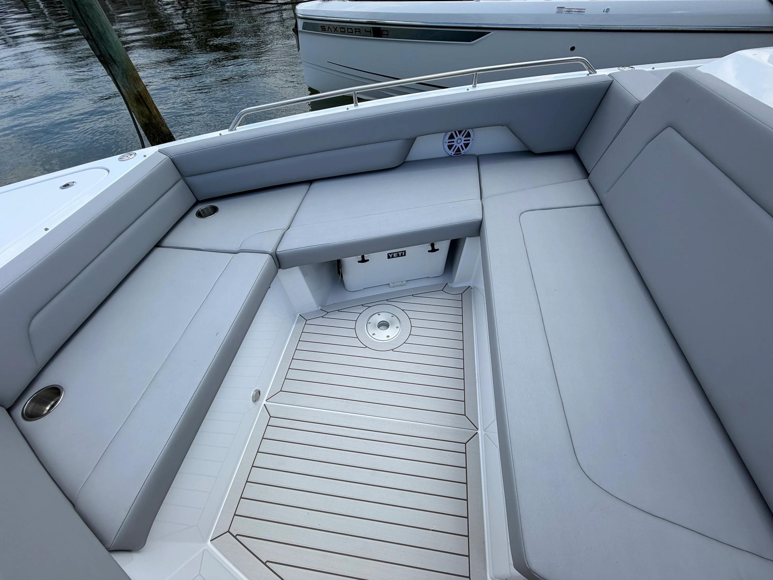 2026 Cruisers Yachts 38 VTR Image Thumbnail #44