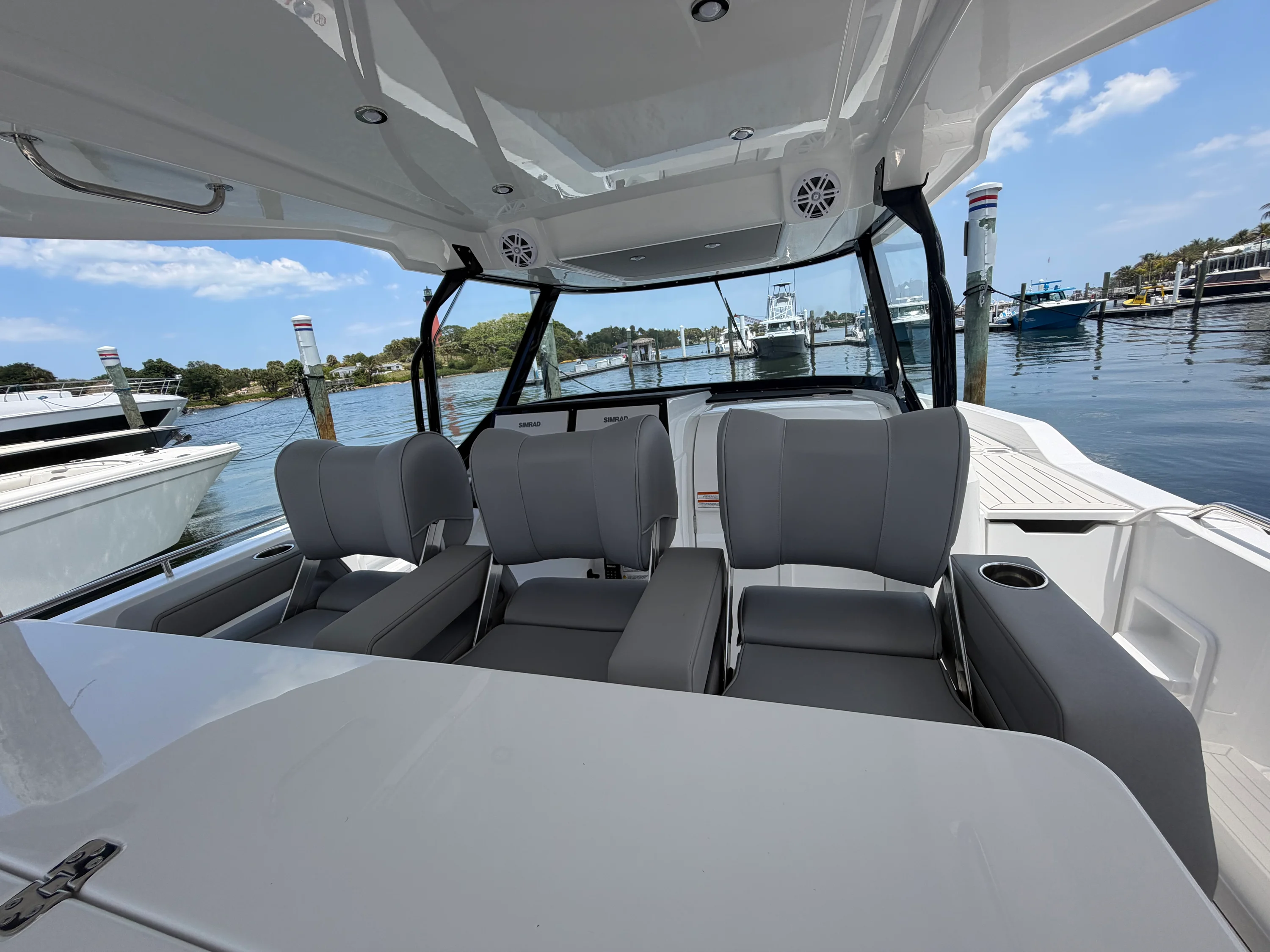 2026 Cruisers Yachts 38 VTR Image Thumbnail #21