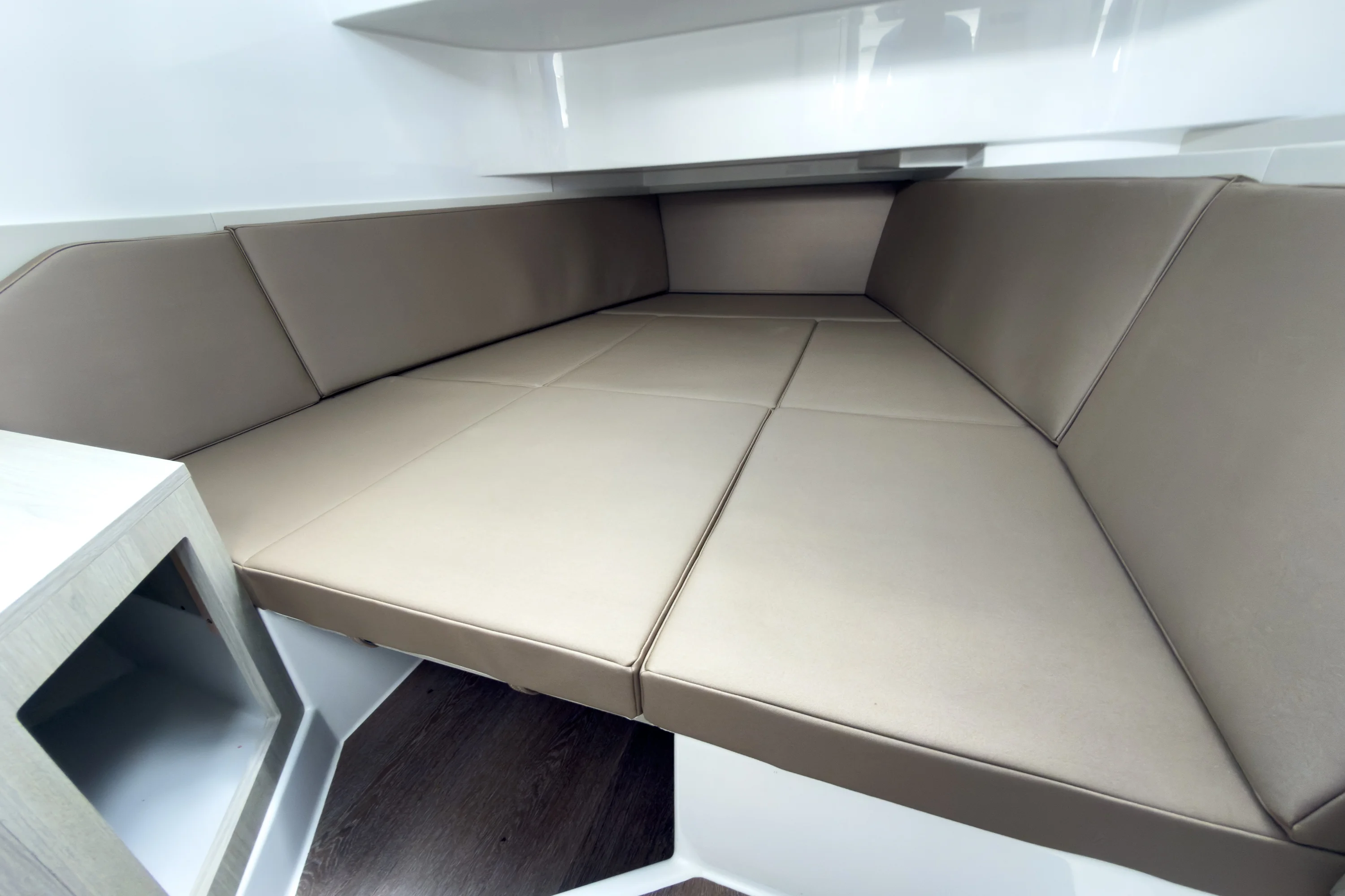 2026 Cruisers Yachts 38 VTR Image Thumbnail #18