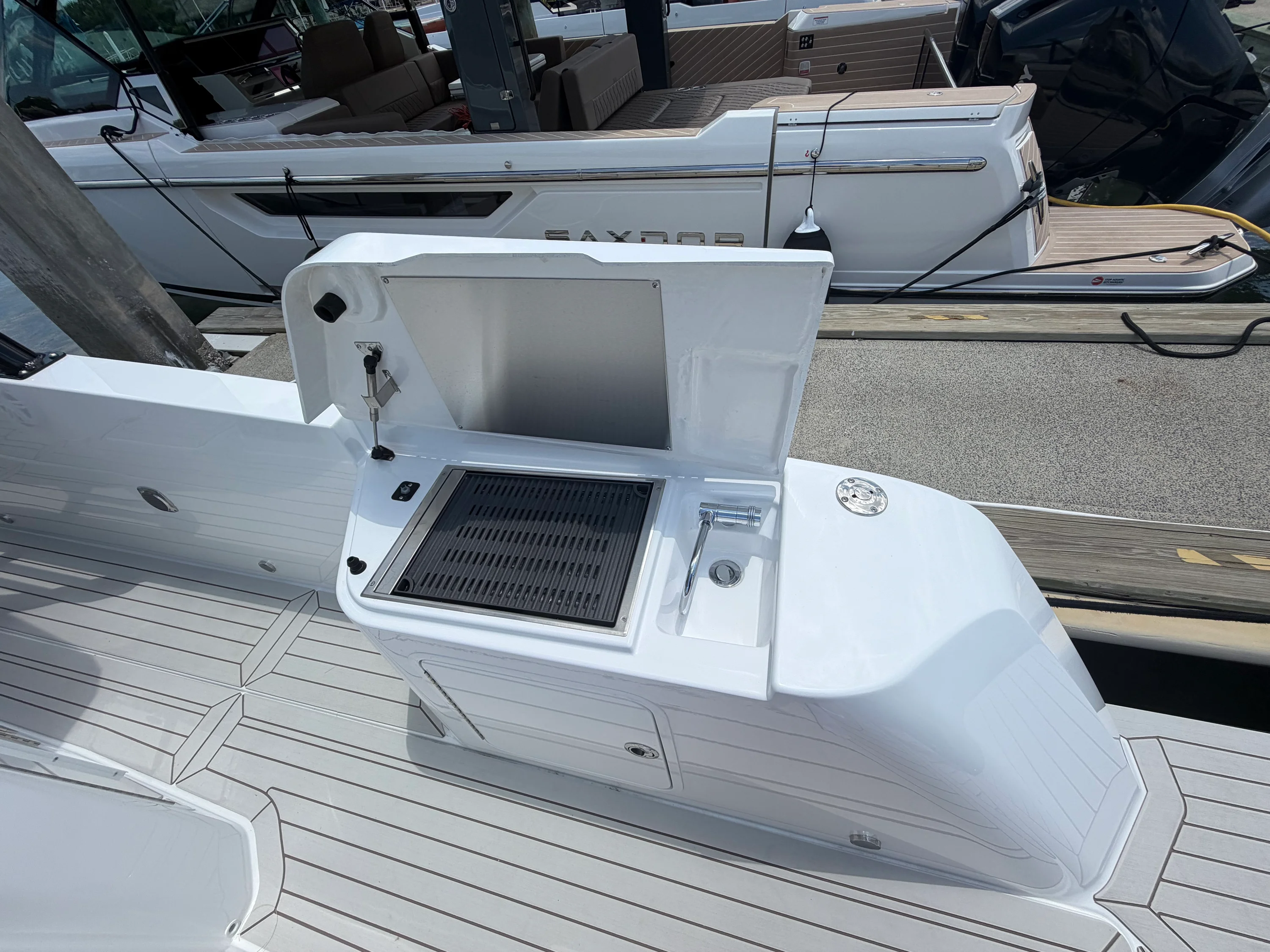 2026 Cruisers Yachts 38 VTR Image Thumbnail #51