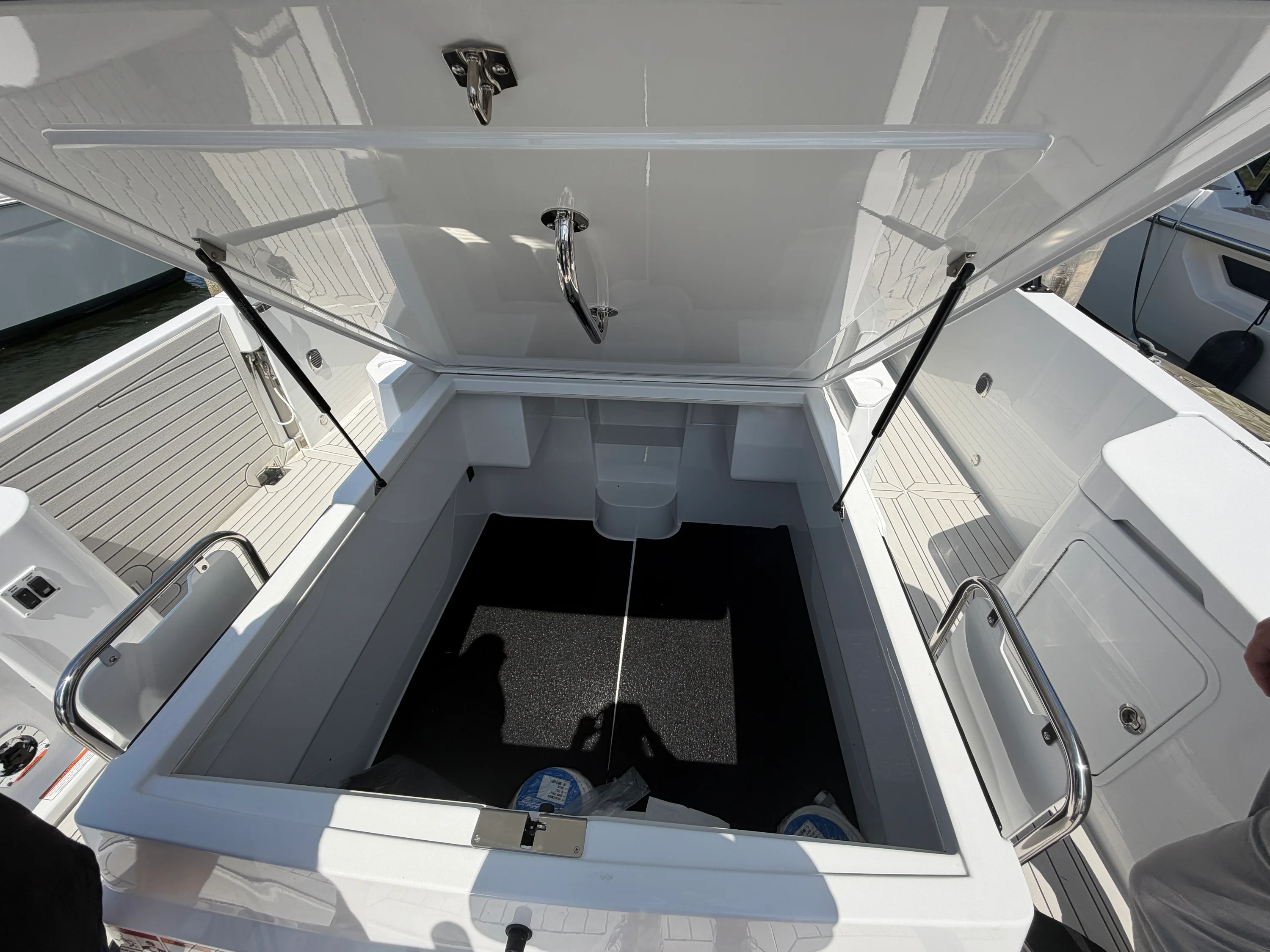 2026 Cruisers Yachts 38 VTR Image Thumbnail #18