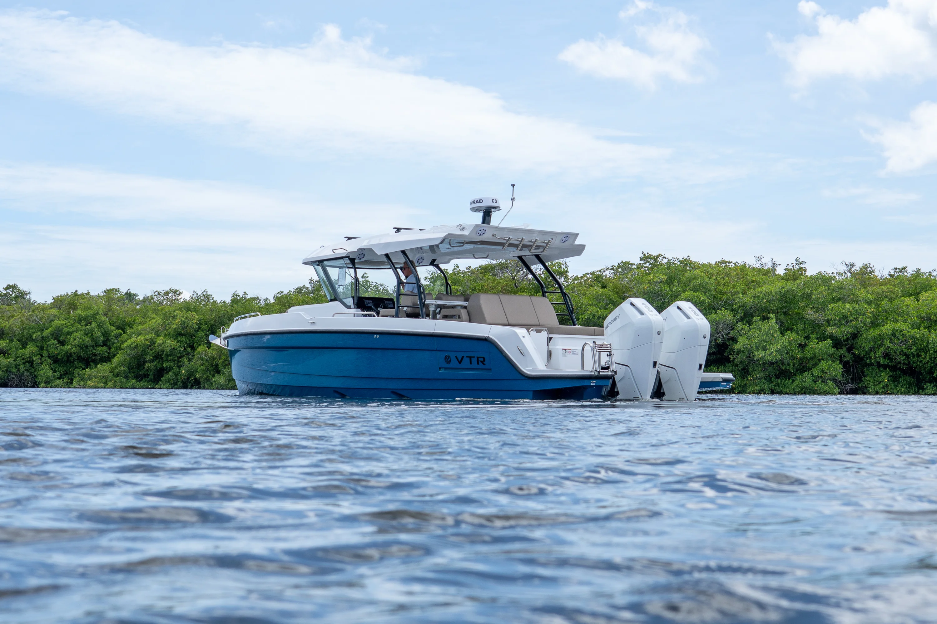 2026 Cruisers Yachts 38 VTR Image Thumbnail #40
